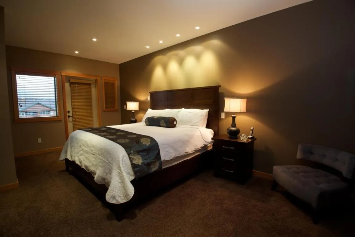 Bedroom, Bed in The Residences at Fairmont Ridge