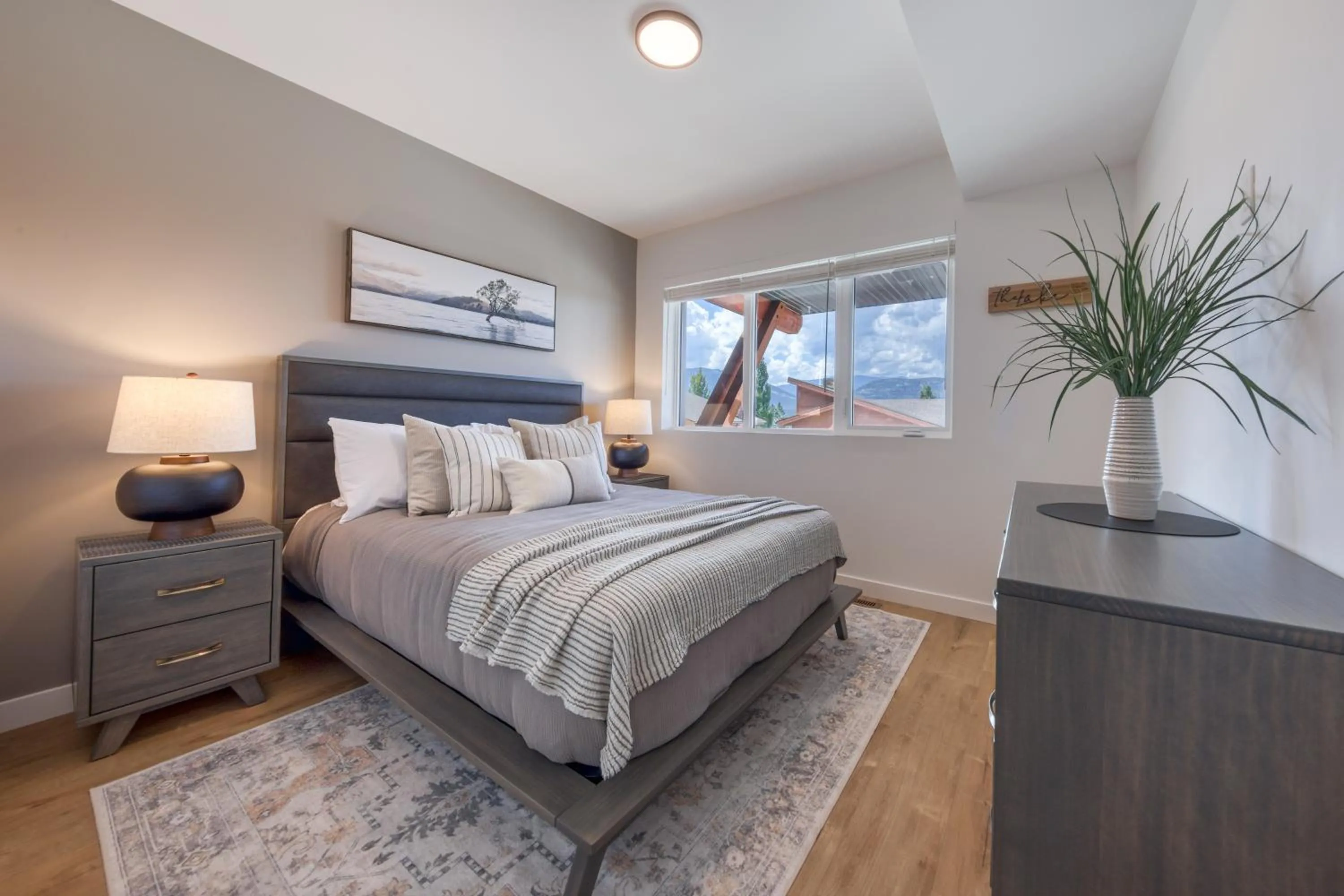 Bed in The Residences at Fairmont Ridge