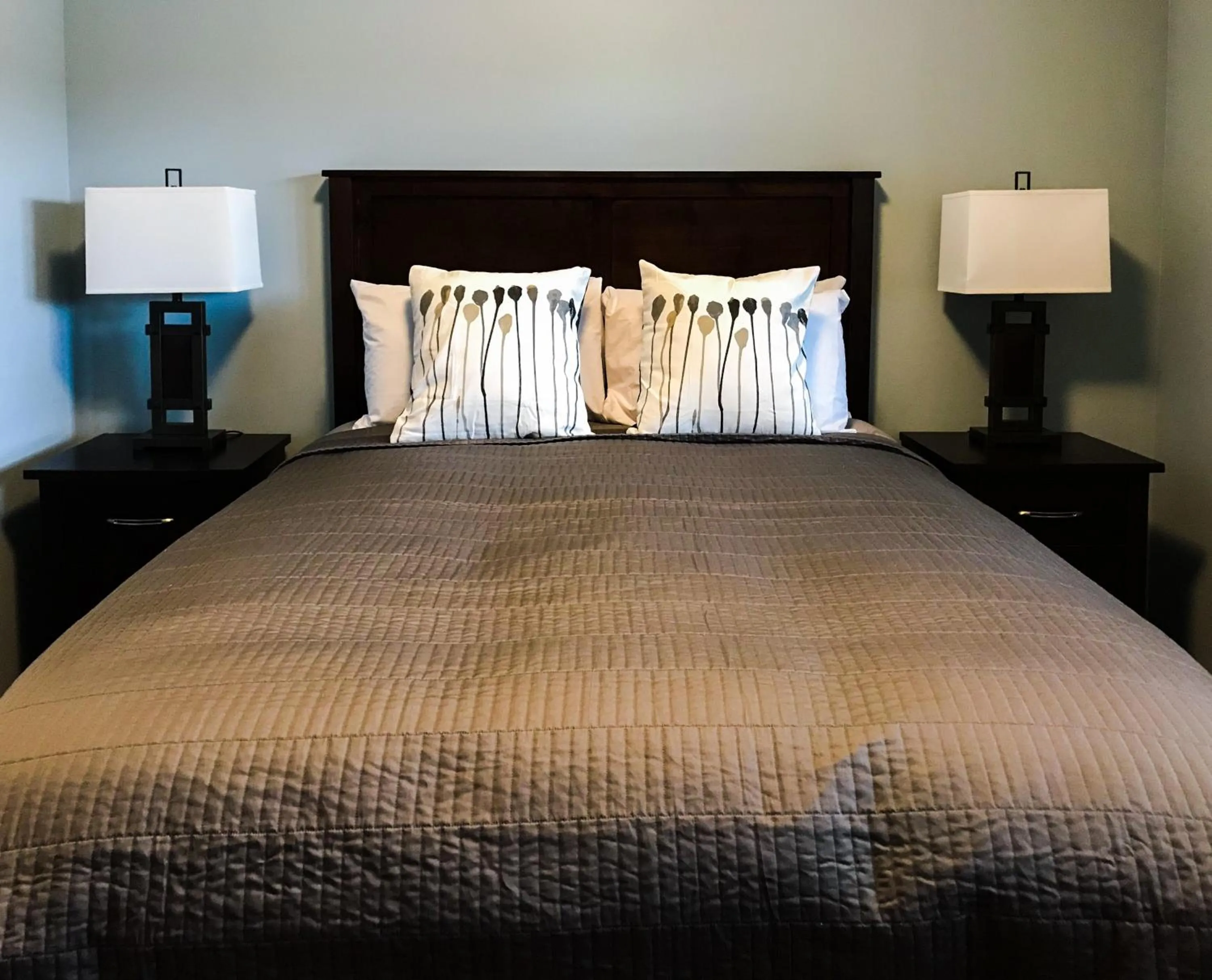 Bedroom, Bed in The Residences at Fairmont Ridge