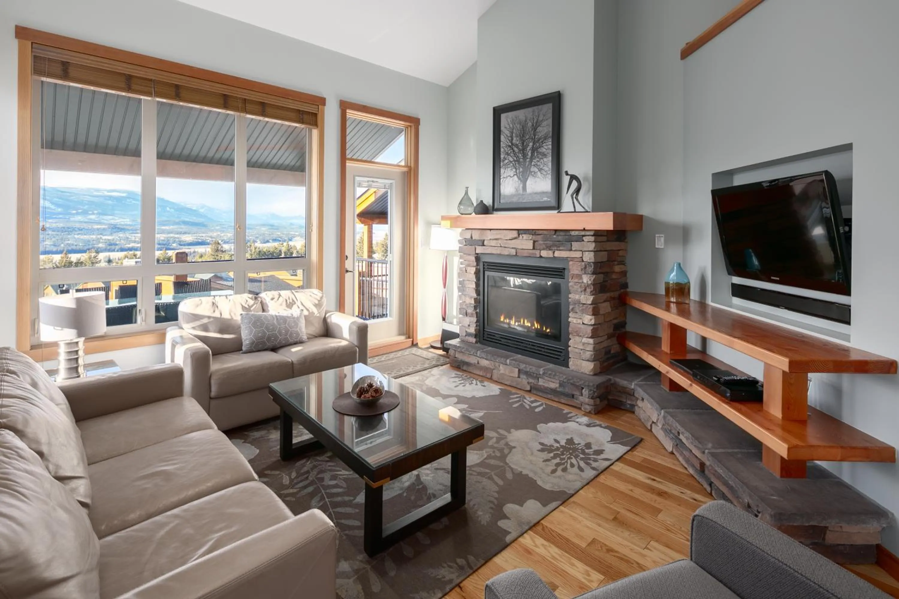 TV and multimedia in The Residences at Fairmont Ridge