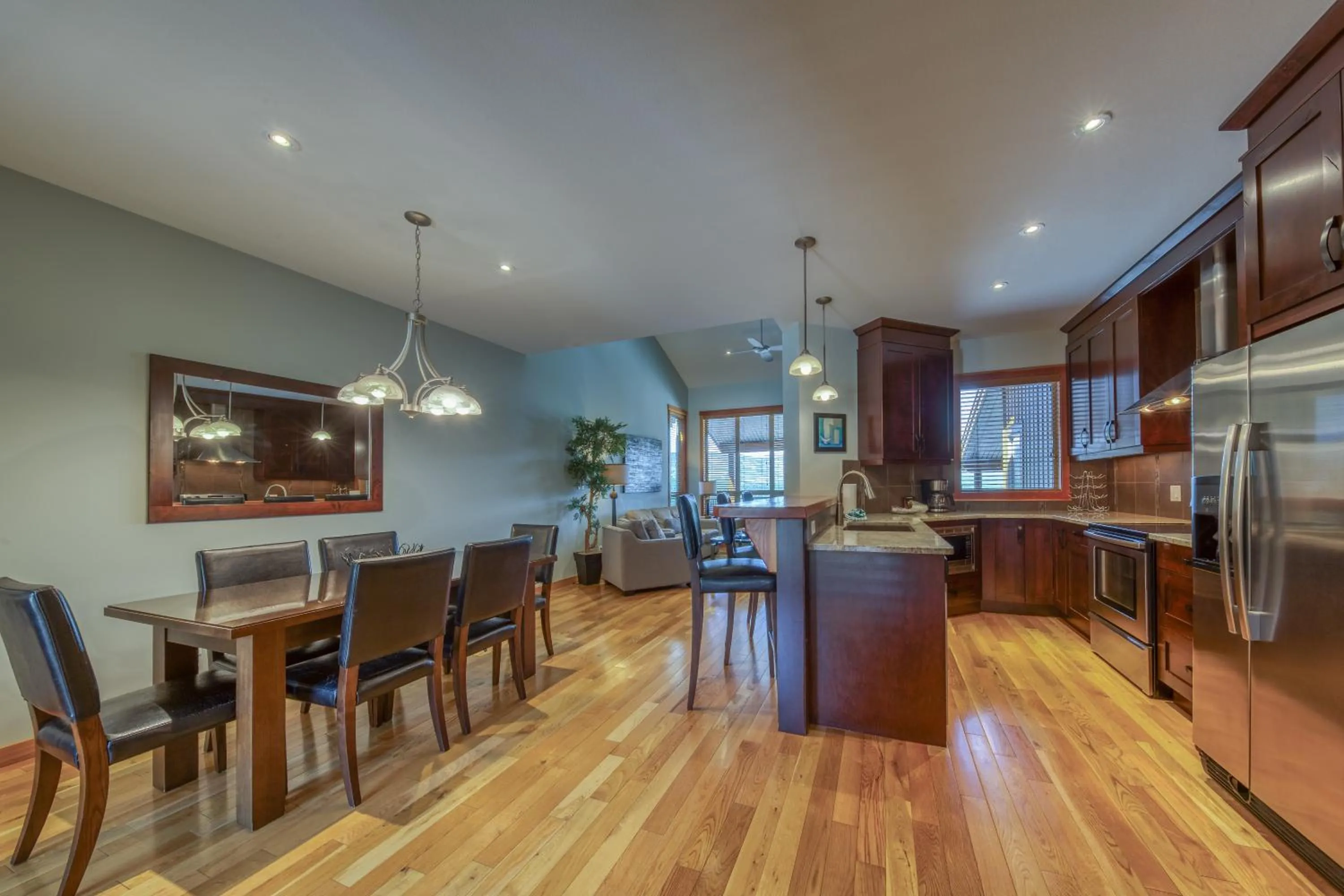Dining area in The Residences at Fairmont Ridge