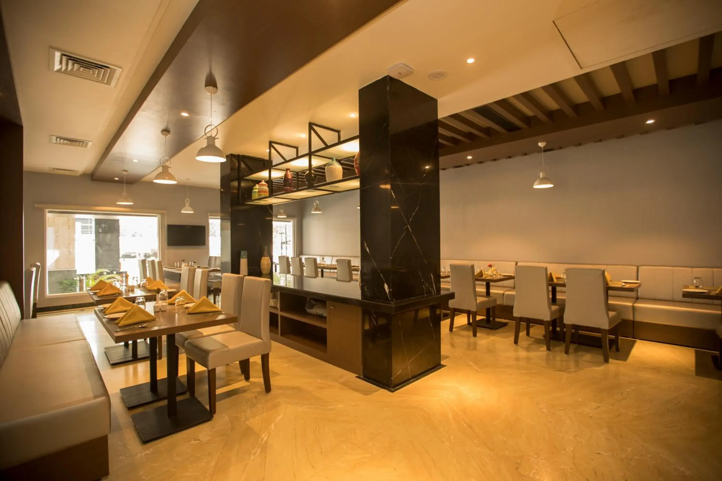Restaurant/places to eat in S Hotels Chennai Restaurant/places to eat in S Hotels Chennai