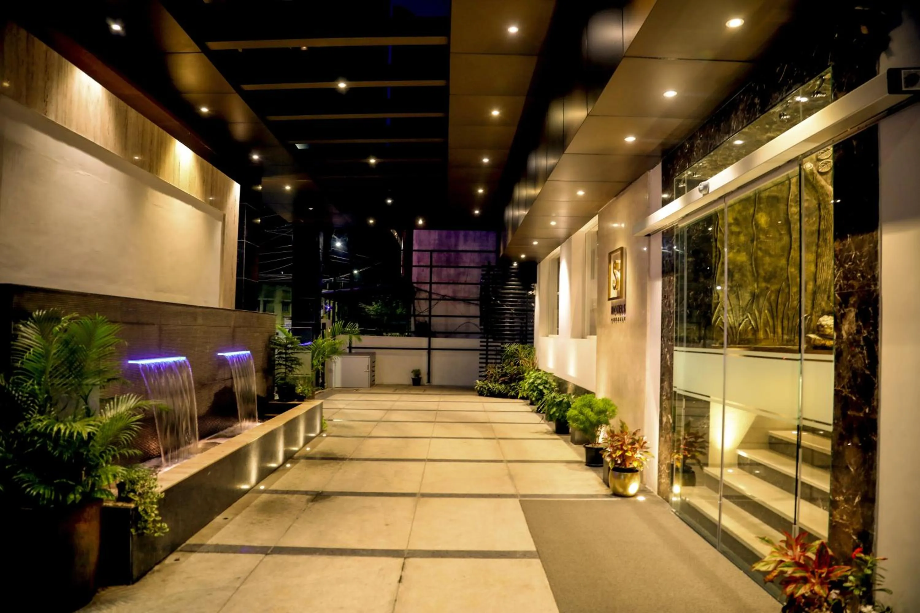 Area and facilities in S Hotels Chennai