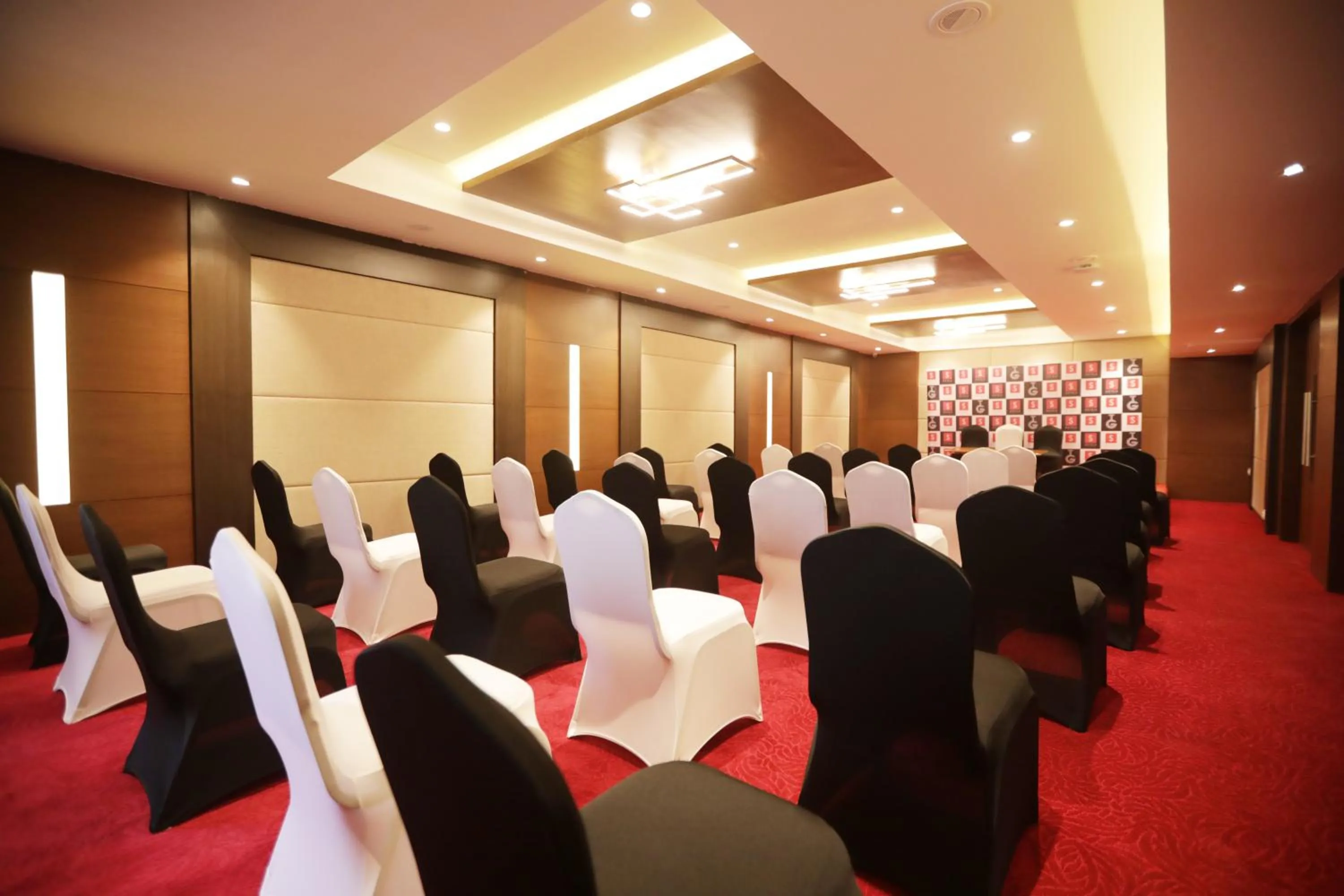 Meeting/conference room in S Hotels Chennai