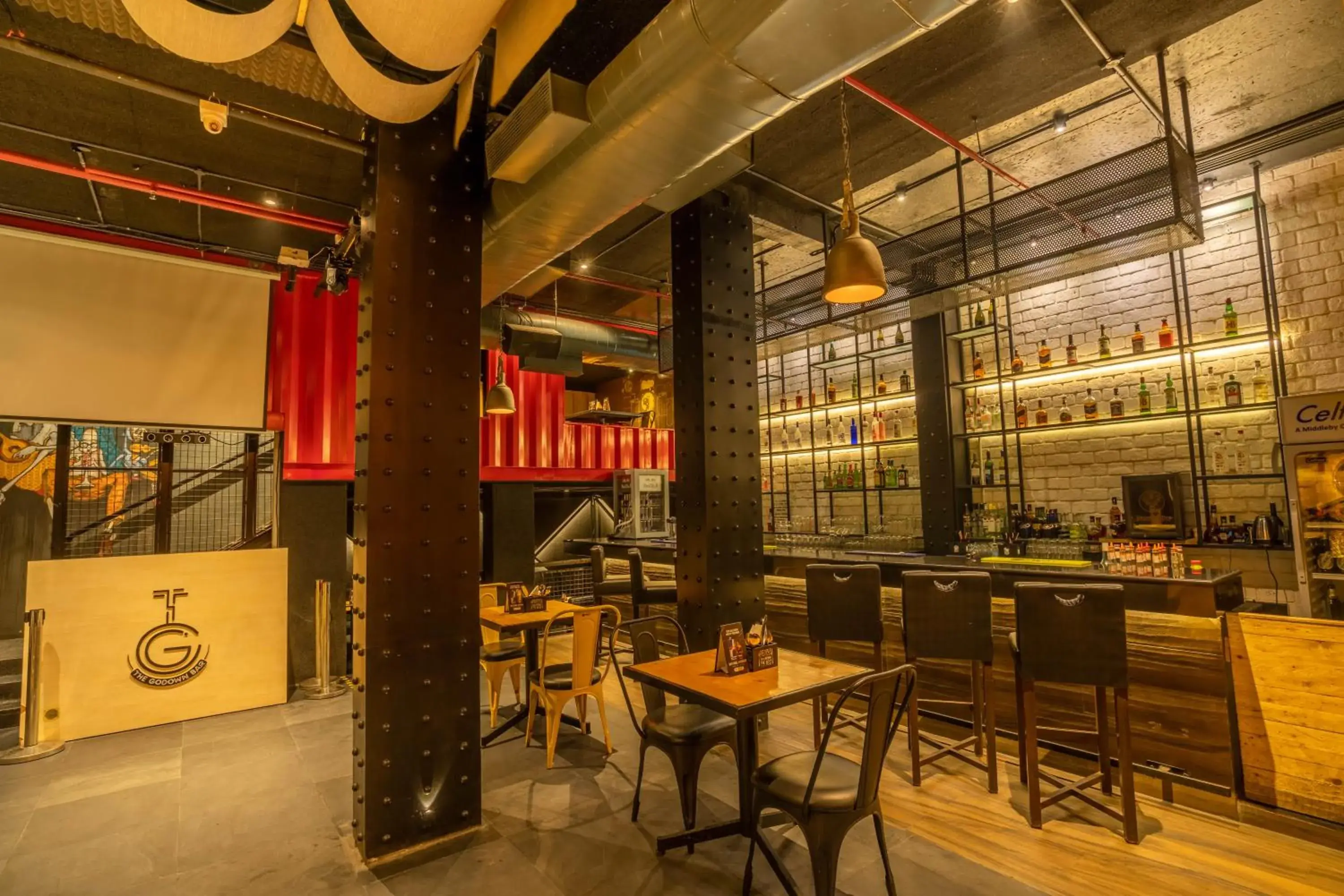 Lounge or bar in S Hotels Chennai Lounge or bar in S Hotels Chennai