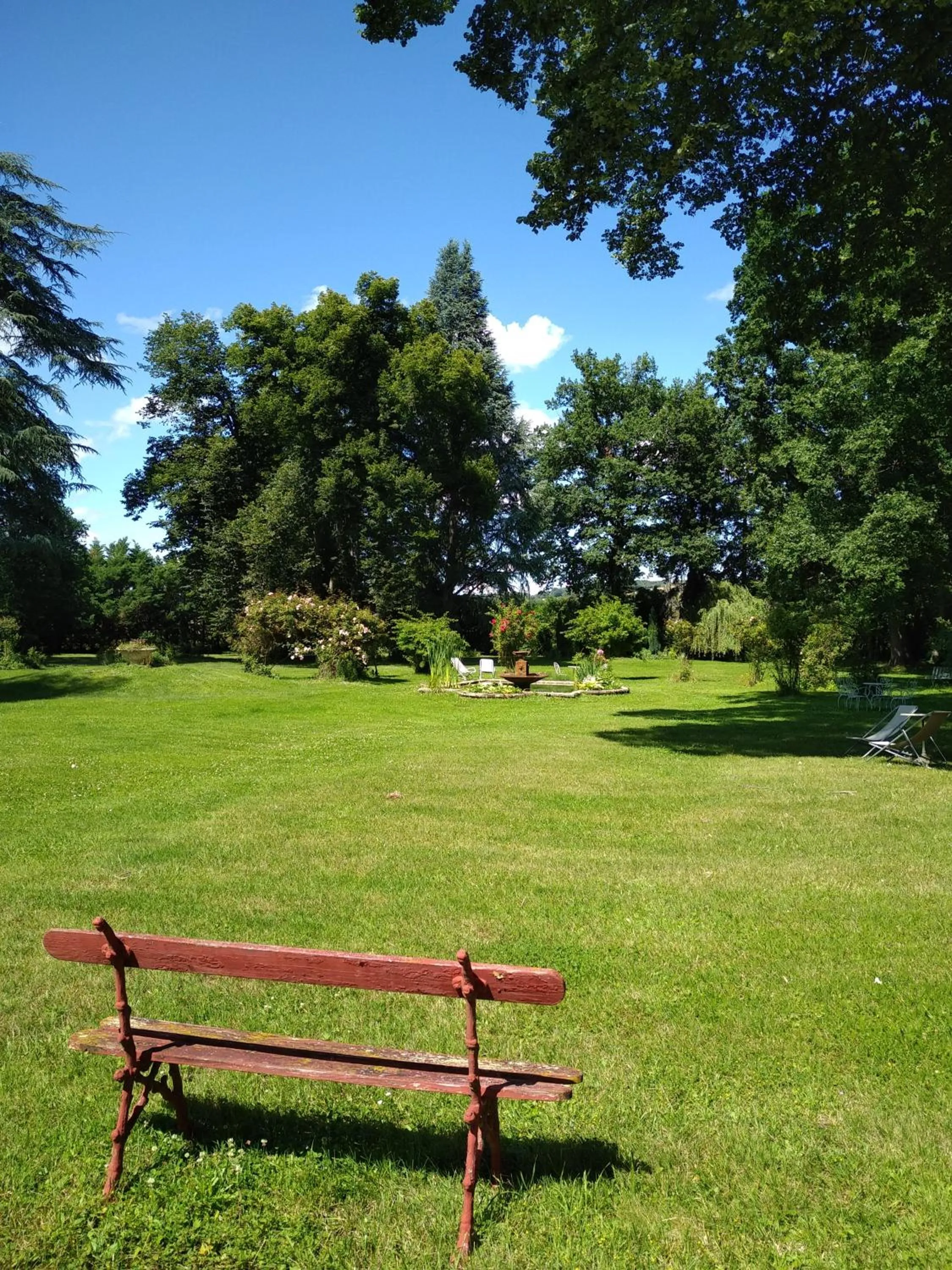 Garden in Château de la Vernède, la Grande Vernède