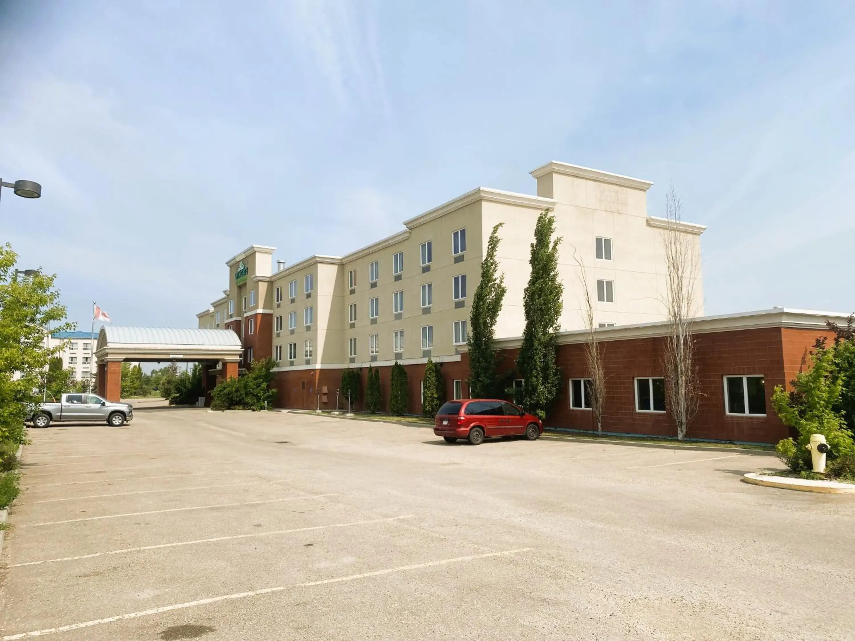 Property building in Wingate by Wyndham Fort Saskatchewan Property building in Wingate by Wyndham Fort Saskatchewan