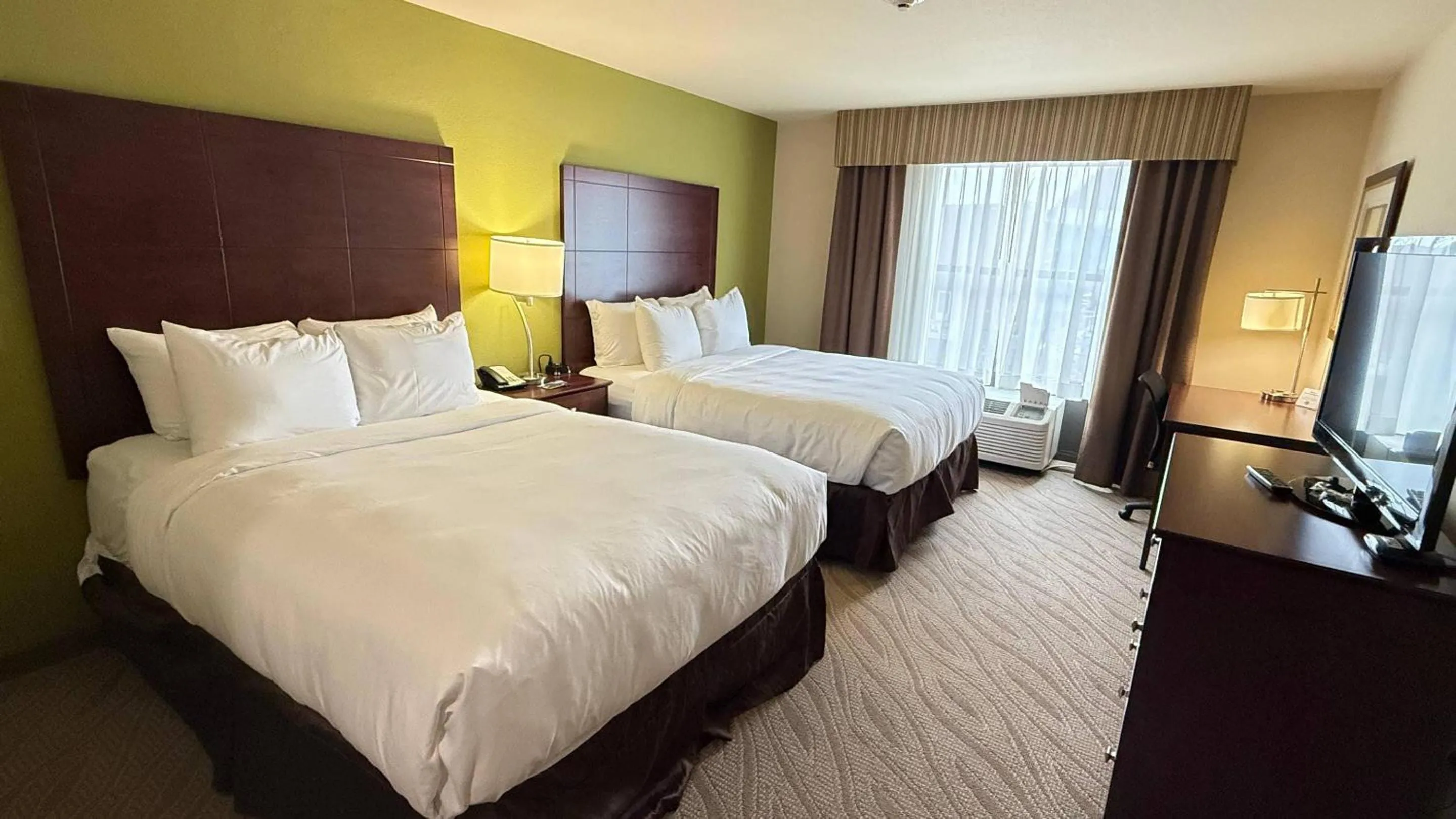 Bedroom, Bed in Comfort Inn & Suites Marquette - Prairie du Chien