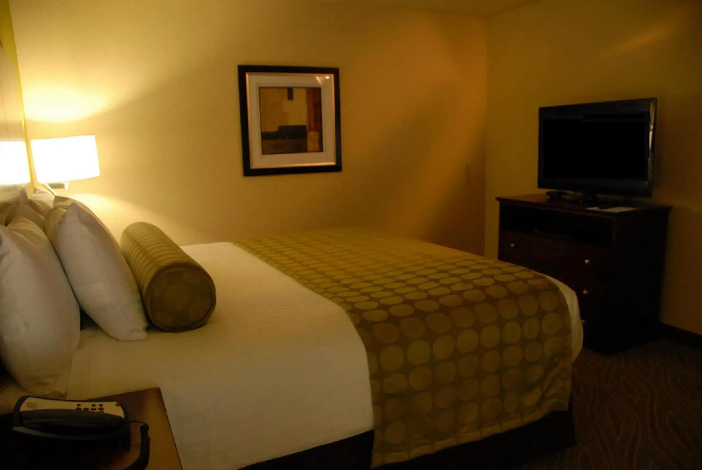 Bed in Cobblestone Inn & Suites - Marquette Bed in Cobblestone Inn & Suites - Marquette