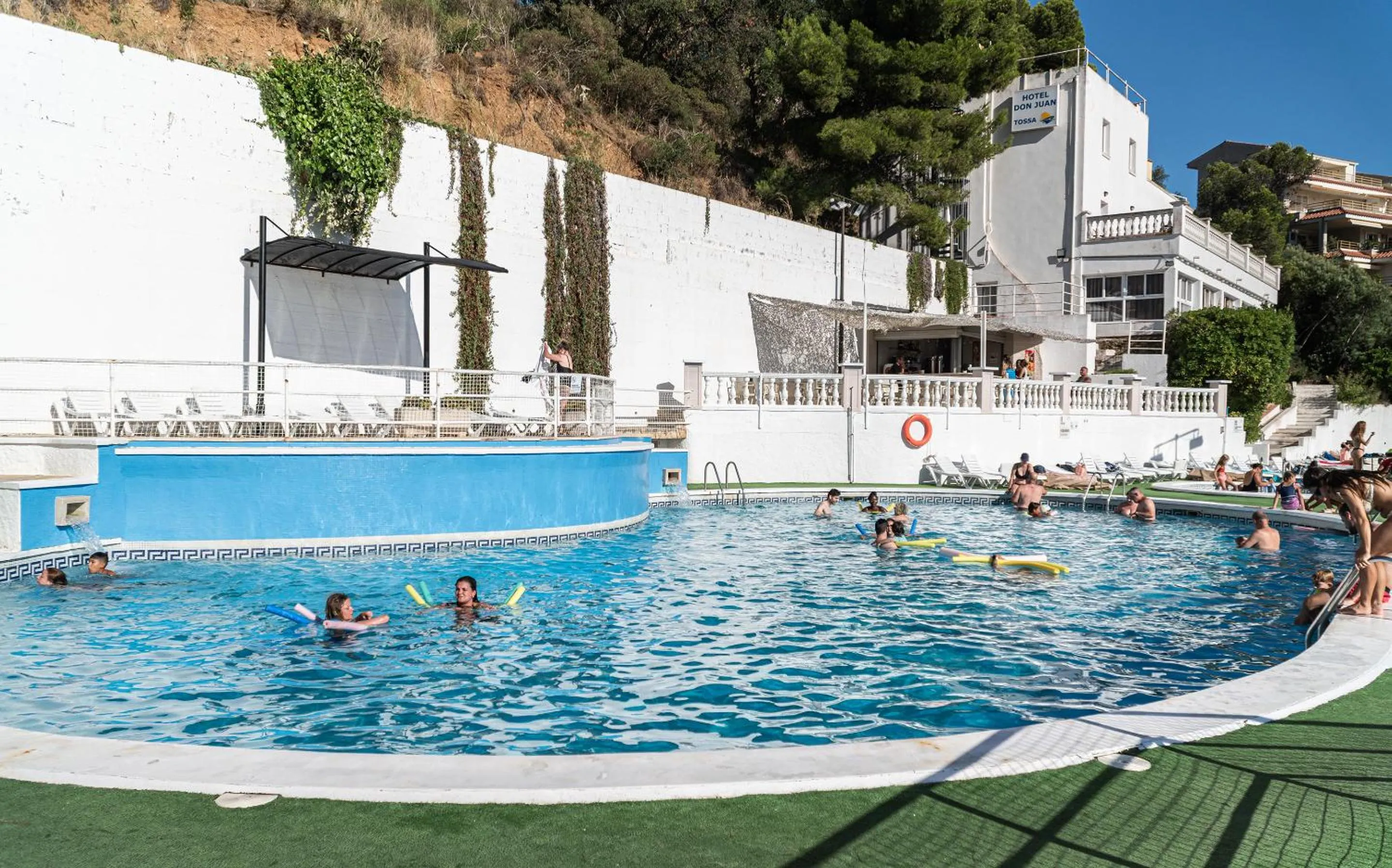 Swimming pool in Hotel - Bungalows Don Juan Tossa