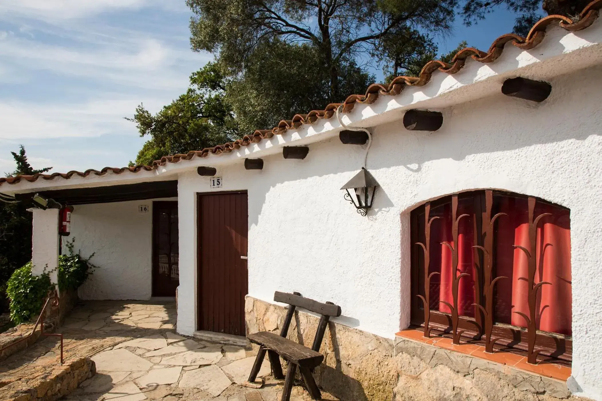 Property building in Hotel - Bungalows Don Juan Tossa Property building in Hotel - Bungalows Don Juan Tossa