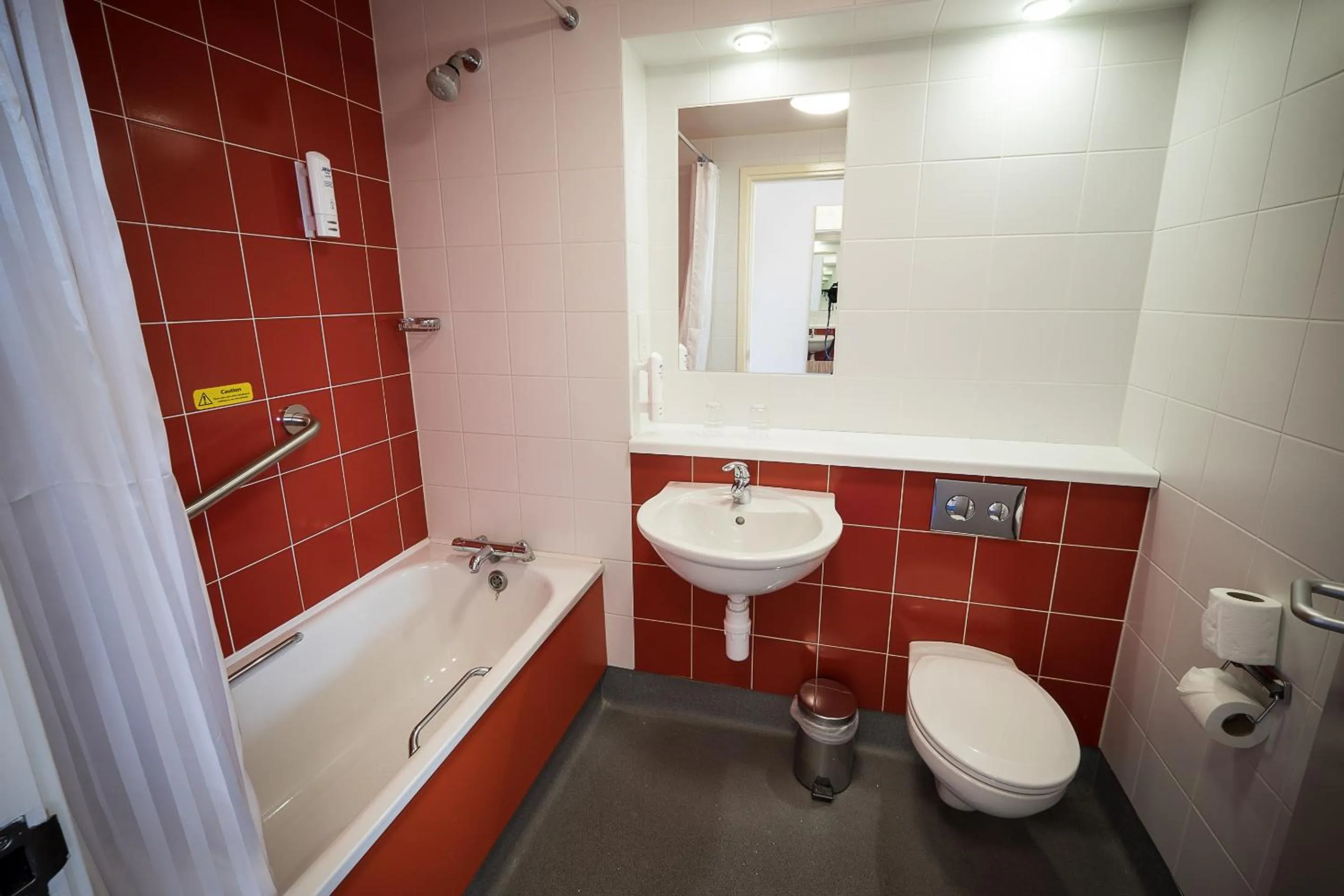 Bathroom in Travelodge Limerick Castletroy