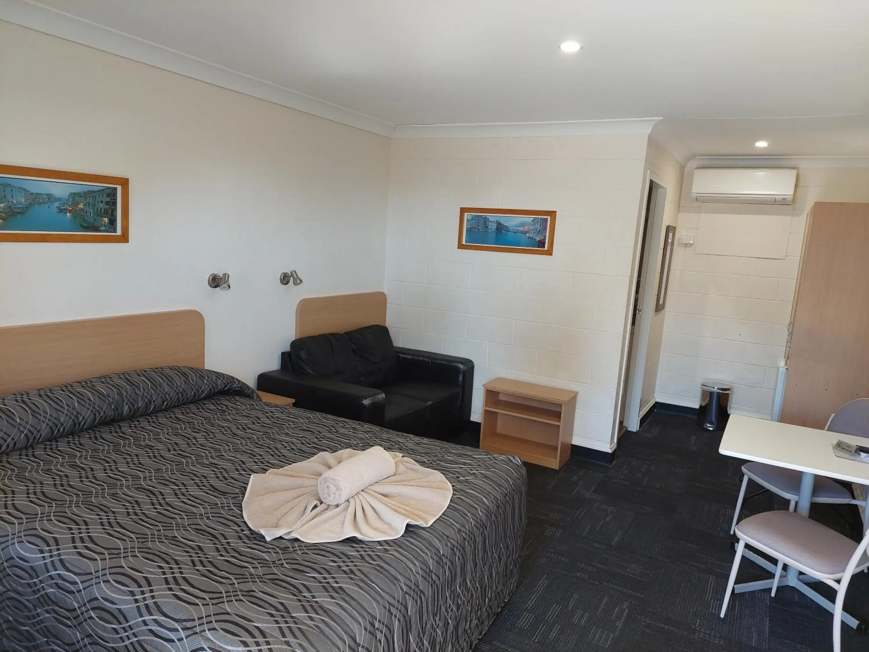 Single Room - single occupancy in All Seasons Motor Lodge Single Room - single occupancy in All Seasons Motor Lodge