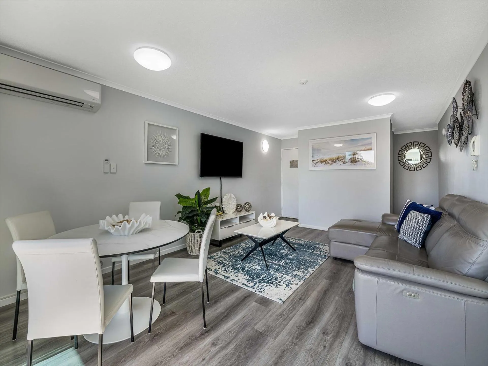 Living room in Meridian Alex Beach Apartments