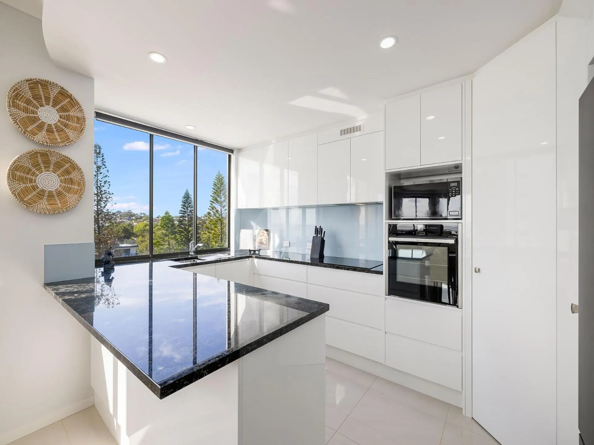 Kitchen or kitchenette in Meridian Alex Beach Apartments