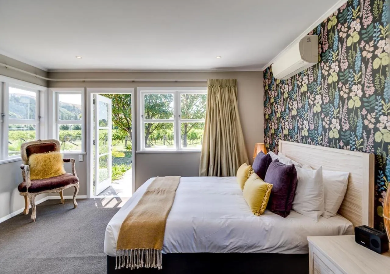 Bedroom, Bed in The Farmhouse
