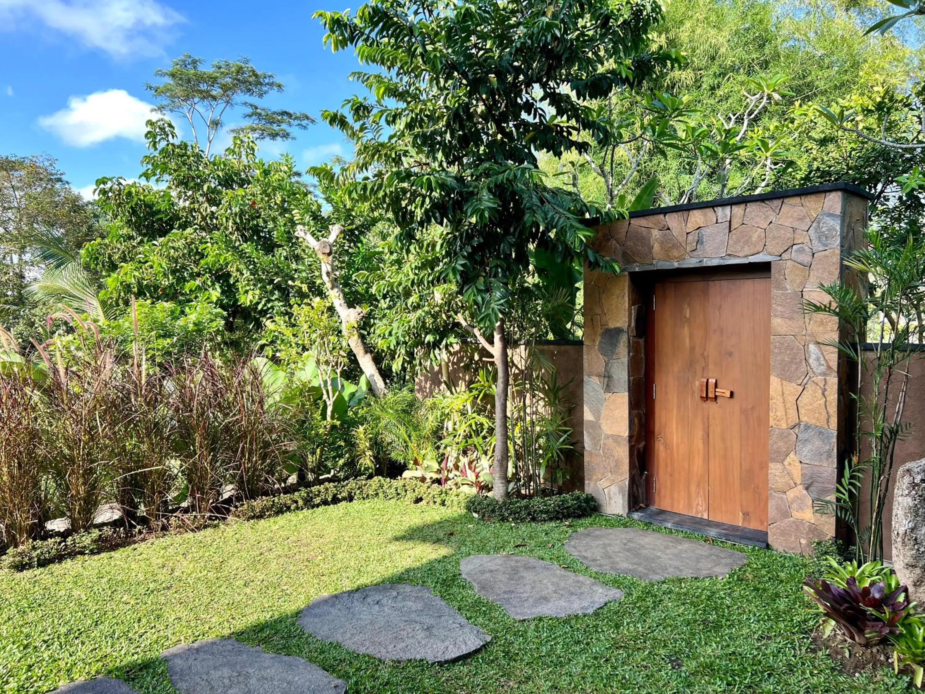 Facade/entrance in Abian Ayu Villa