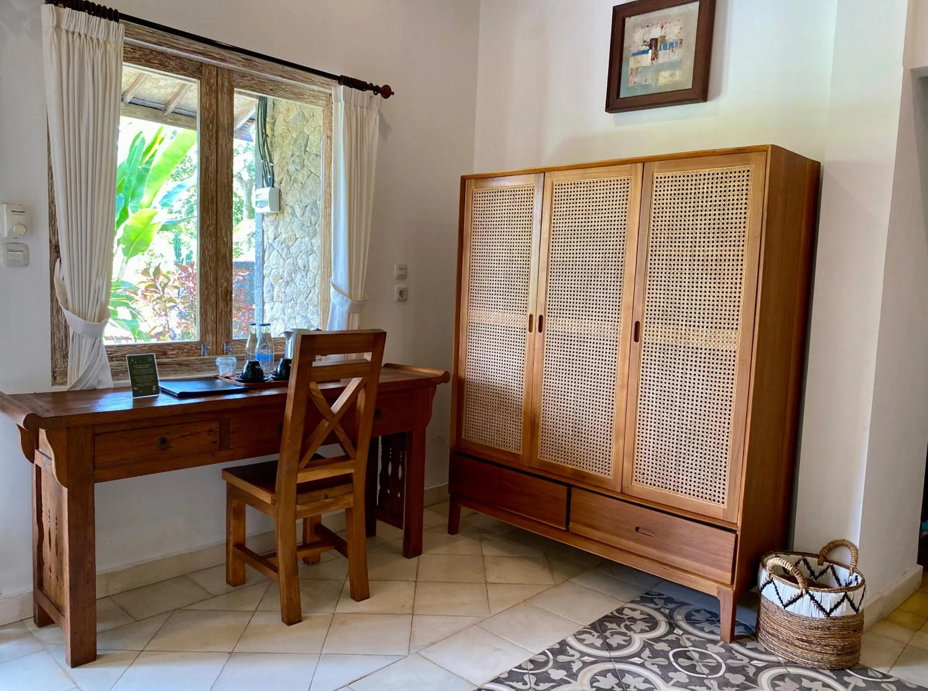 hair dresser in Abian Ayu Villa