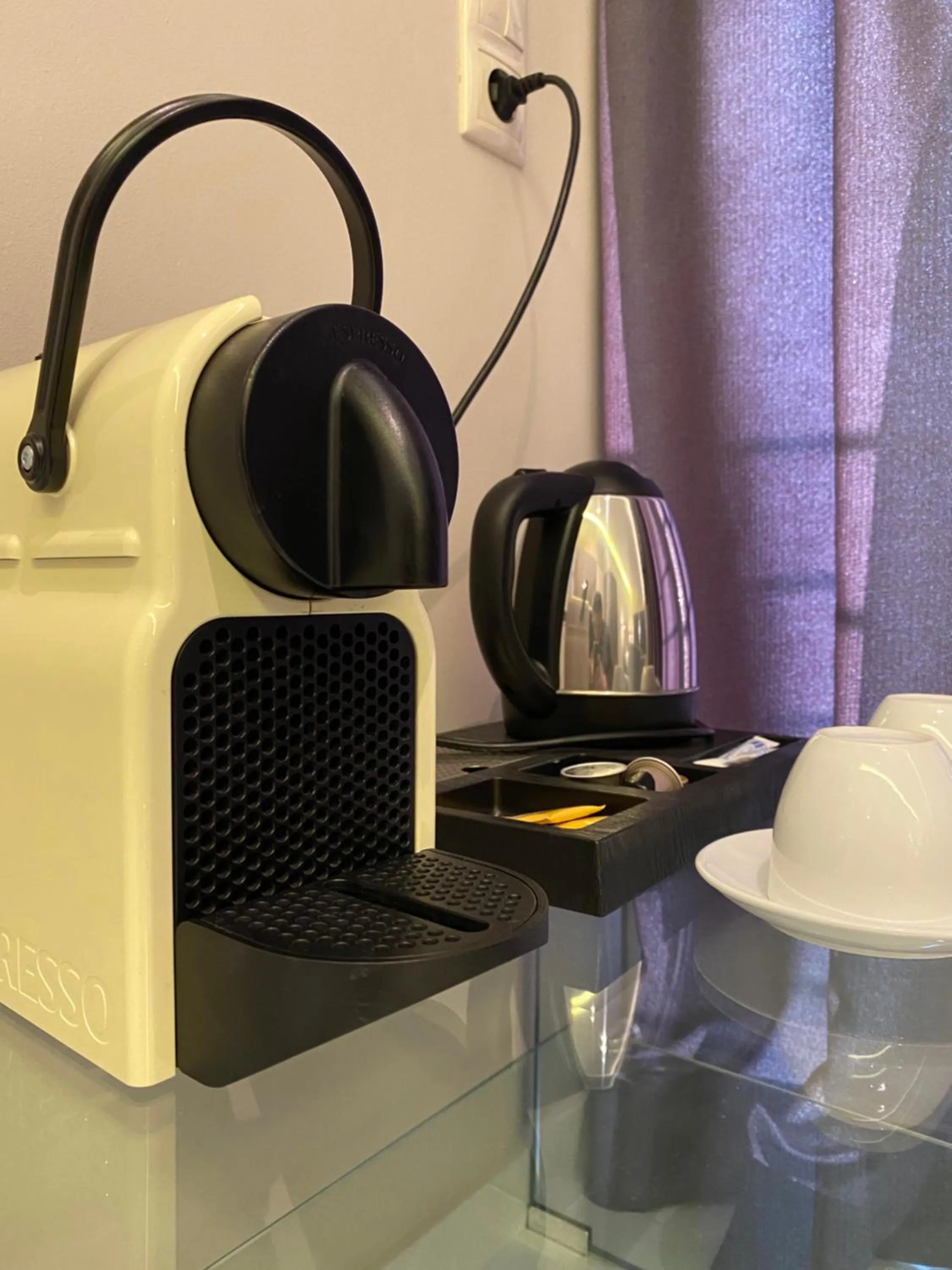 Coffee/tea facilities in 24K Athena Suites