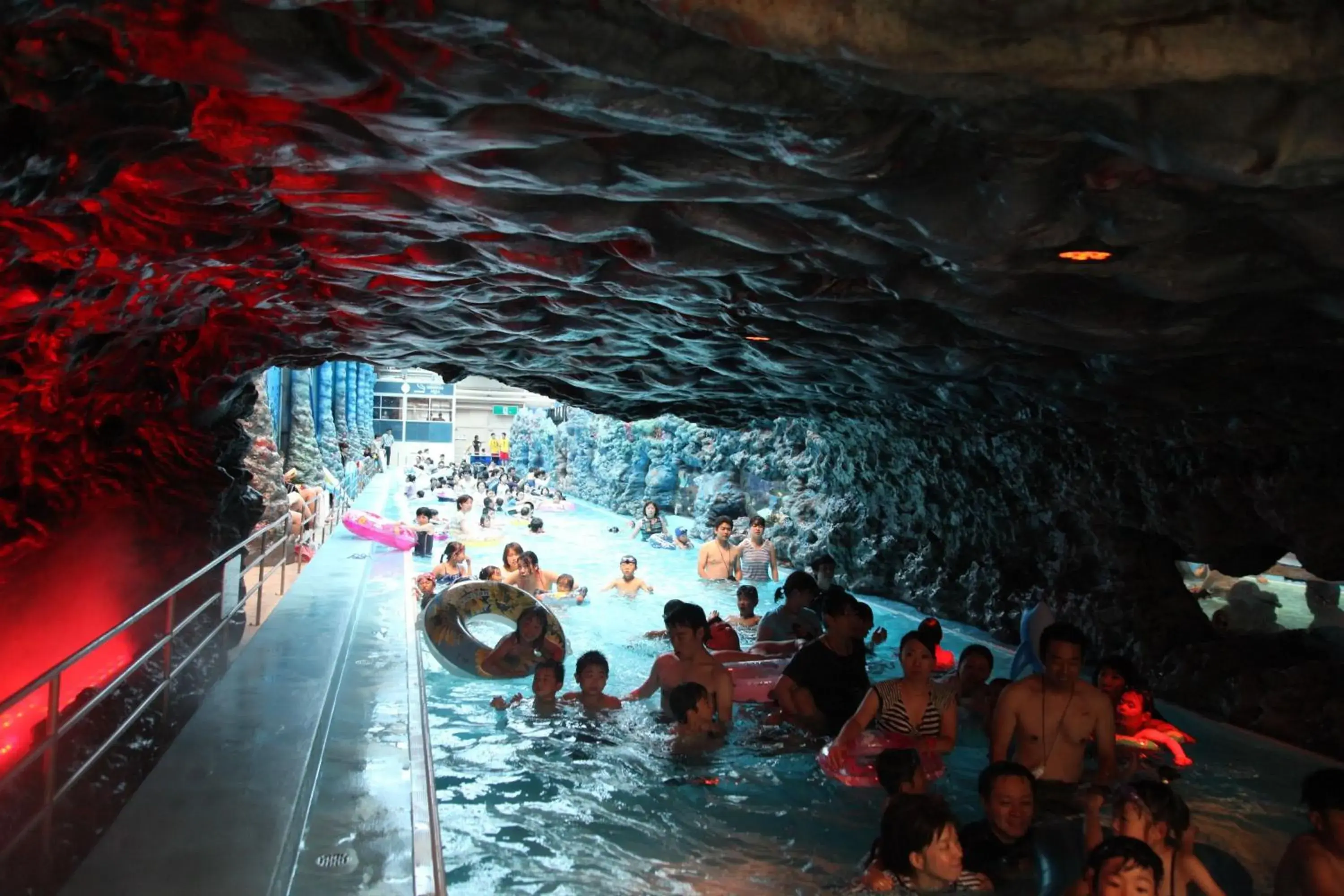 Swimming pool in Spa Resort Hawaiians Hotel Hawaiians Swimming pool in Spa Resort Hawaiians Hotel Hawaiians