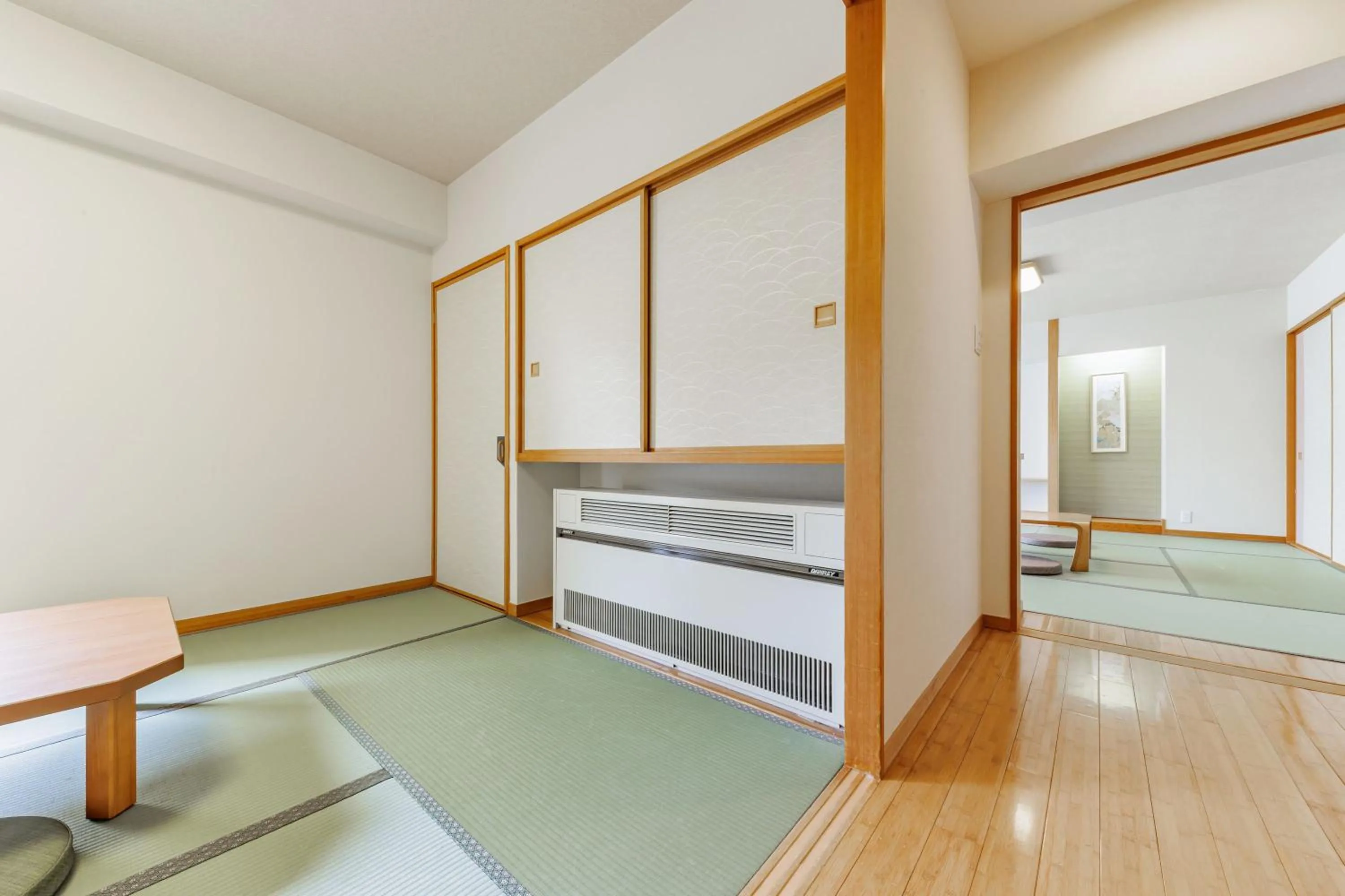 Photo of the whole room, Bed in Spa Resort Hawaiians Hotel Hawaiians