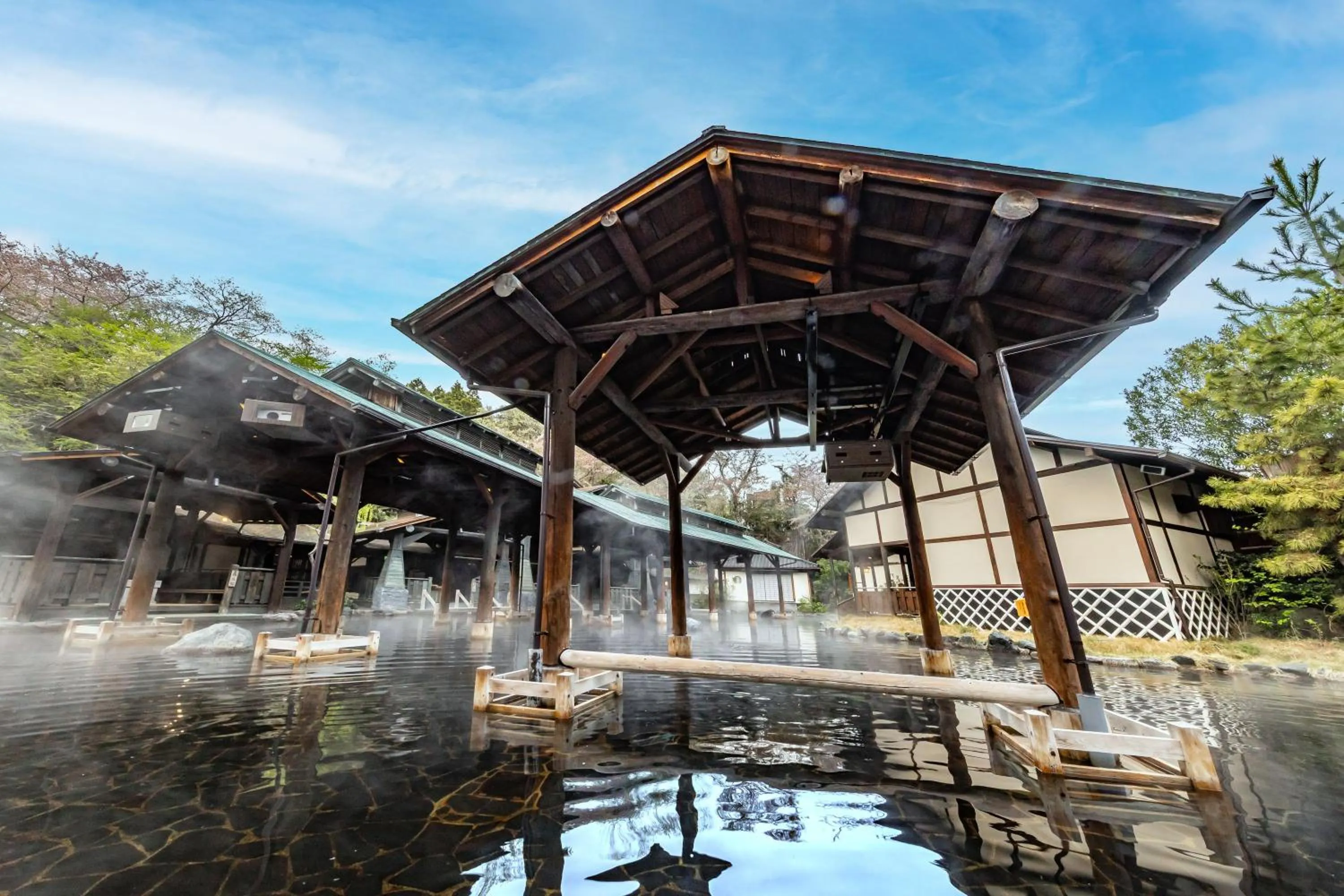 Open Air Bath in Spa Resort Hawaiians Hotel Hawaiians