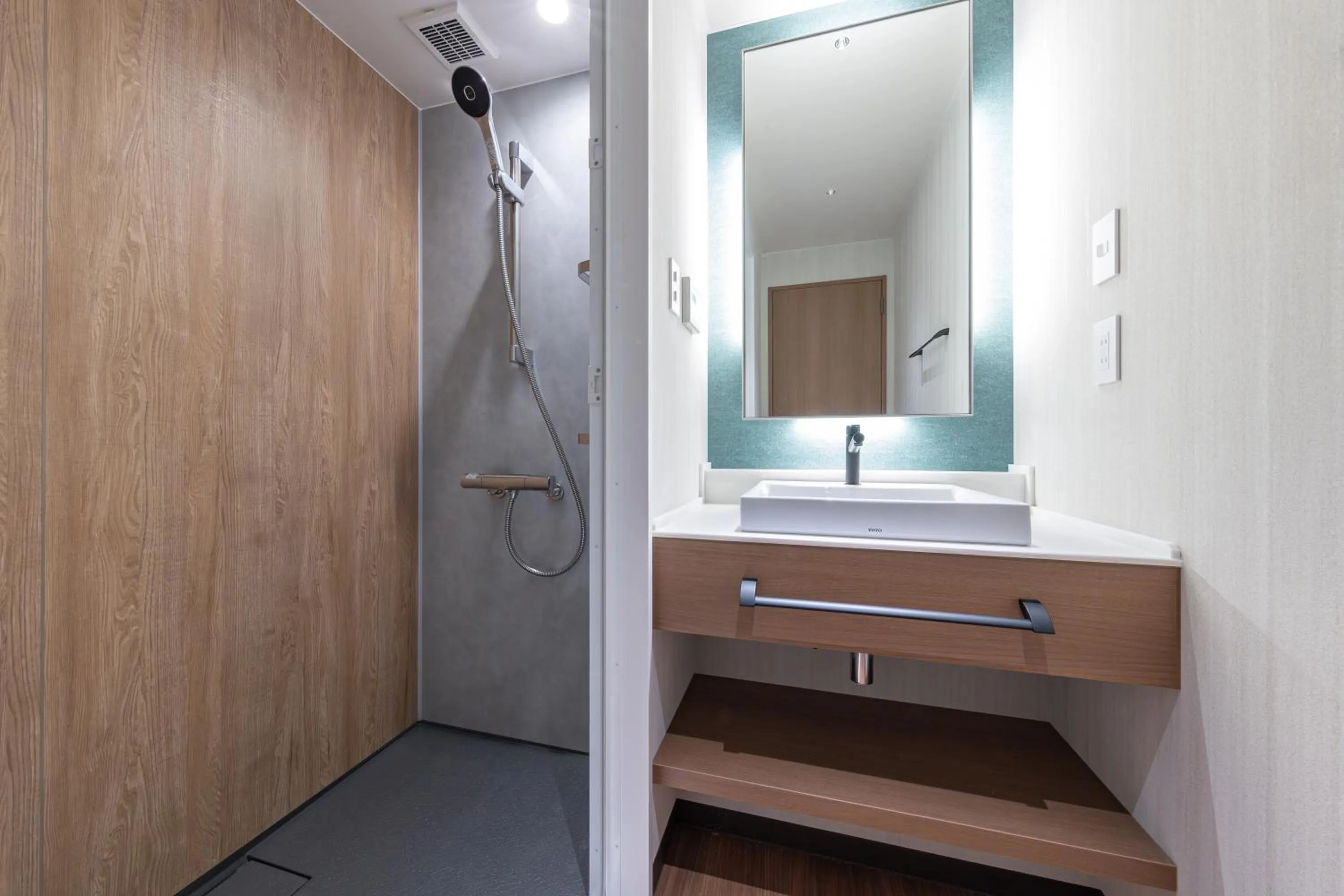 Shower in Spa Resort Hawaiians Hotel Hawaiians