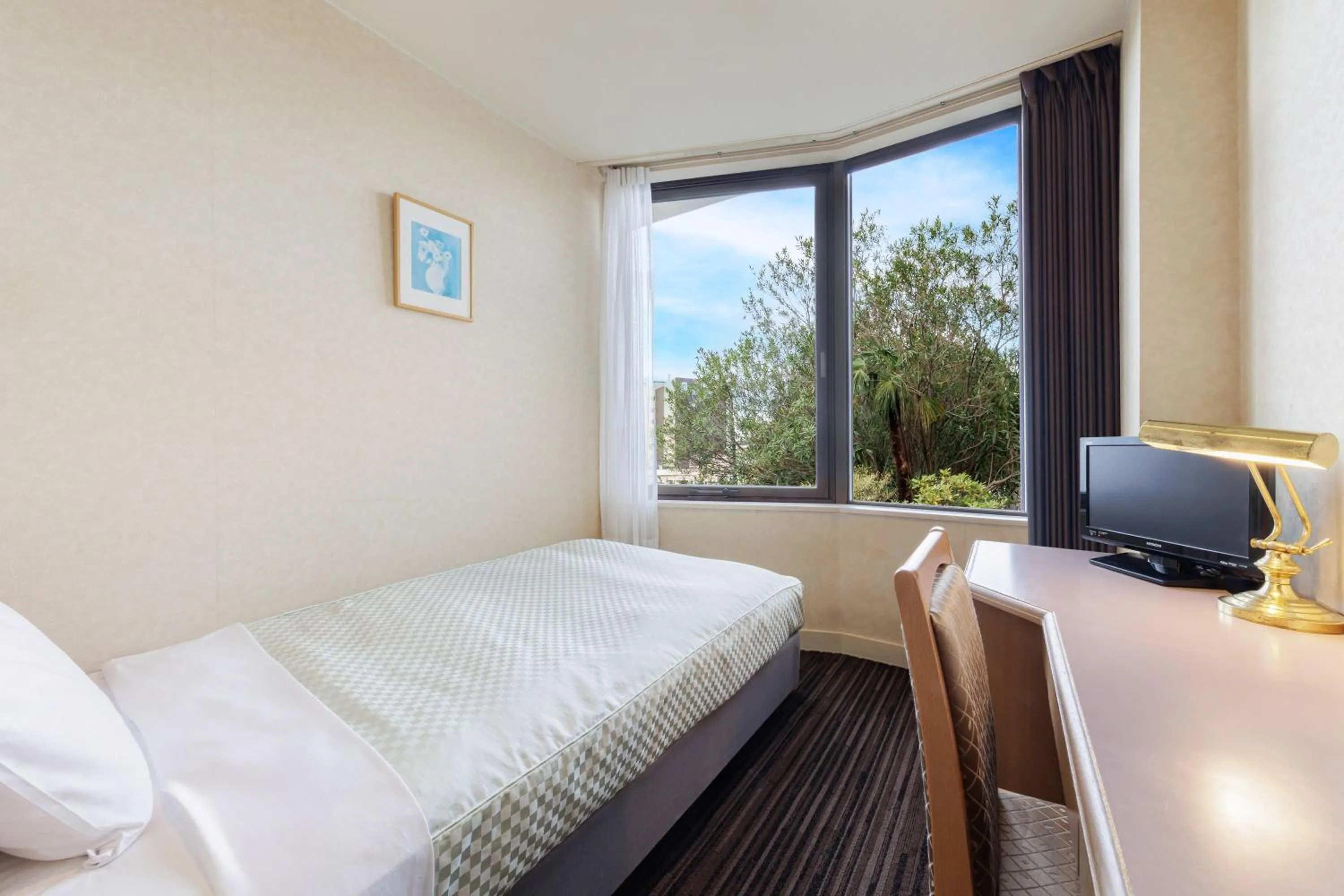 Photo of the whole room, Bed in Spa Resort Hawaiians Hotel Hawaiians