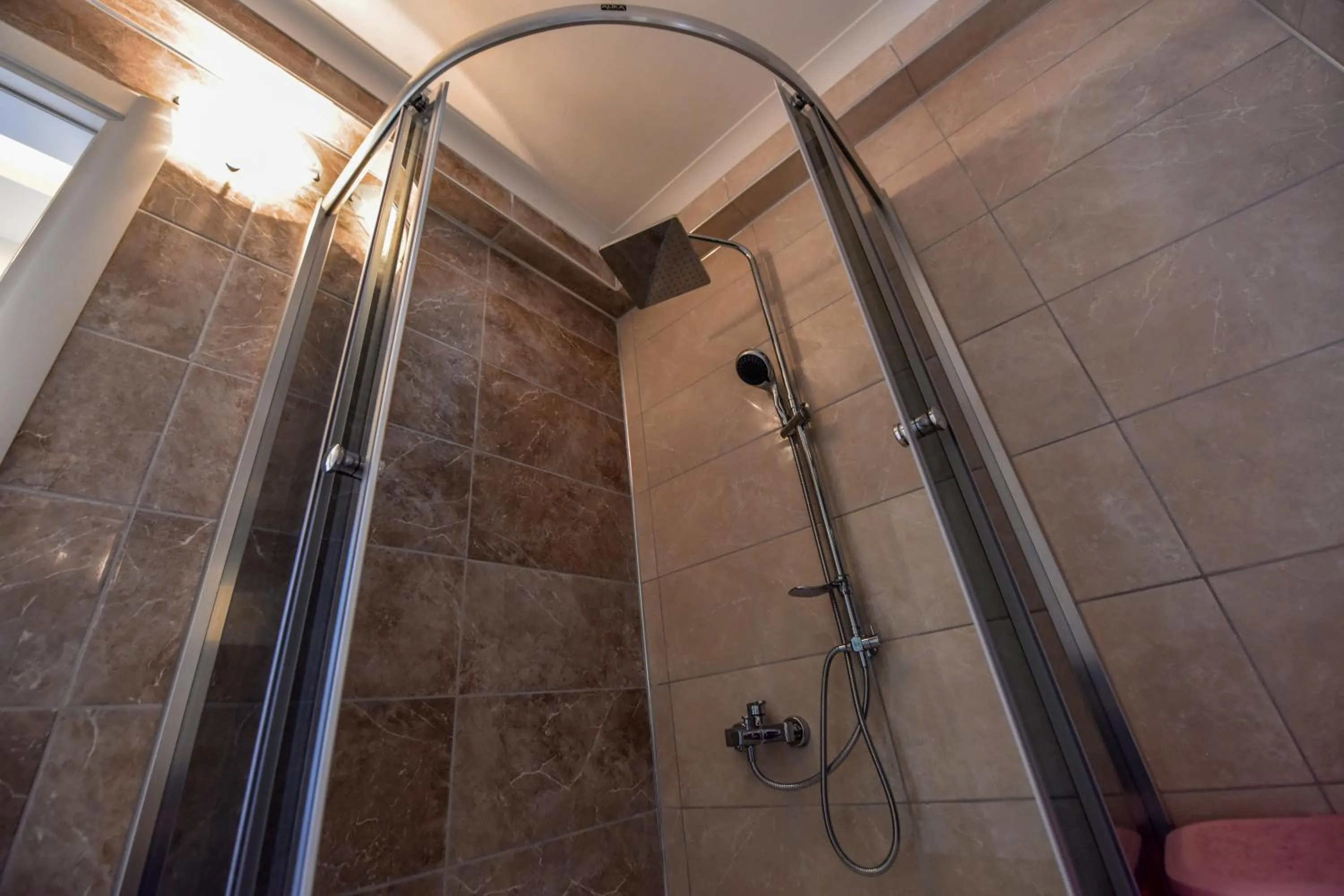 Shower in BAHAR RESIDENCE