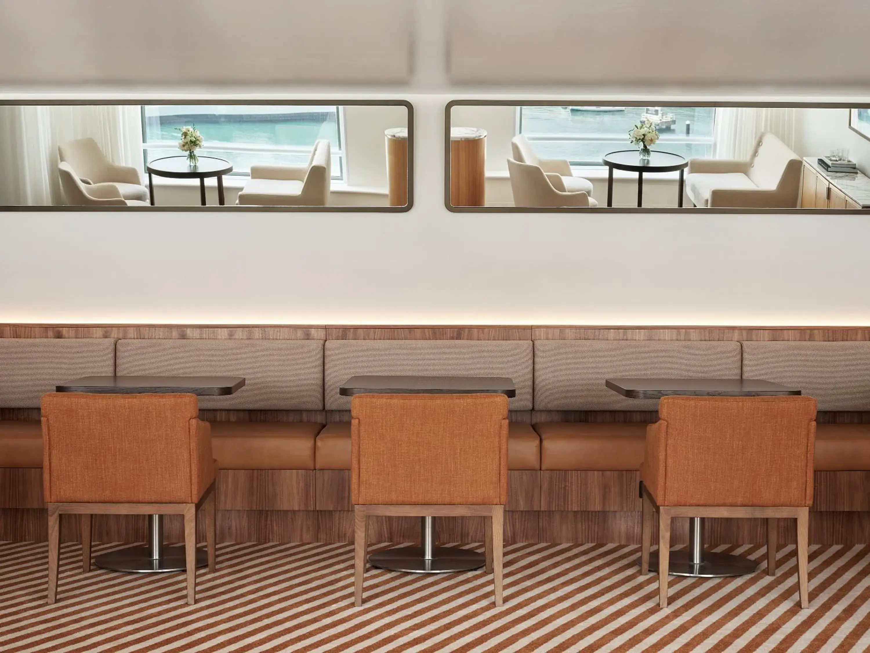 Lounge or bar in Hyatt Regency Sydney Lounge or bar in Hyatt Regency Sydney