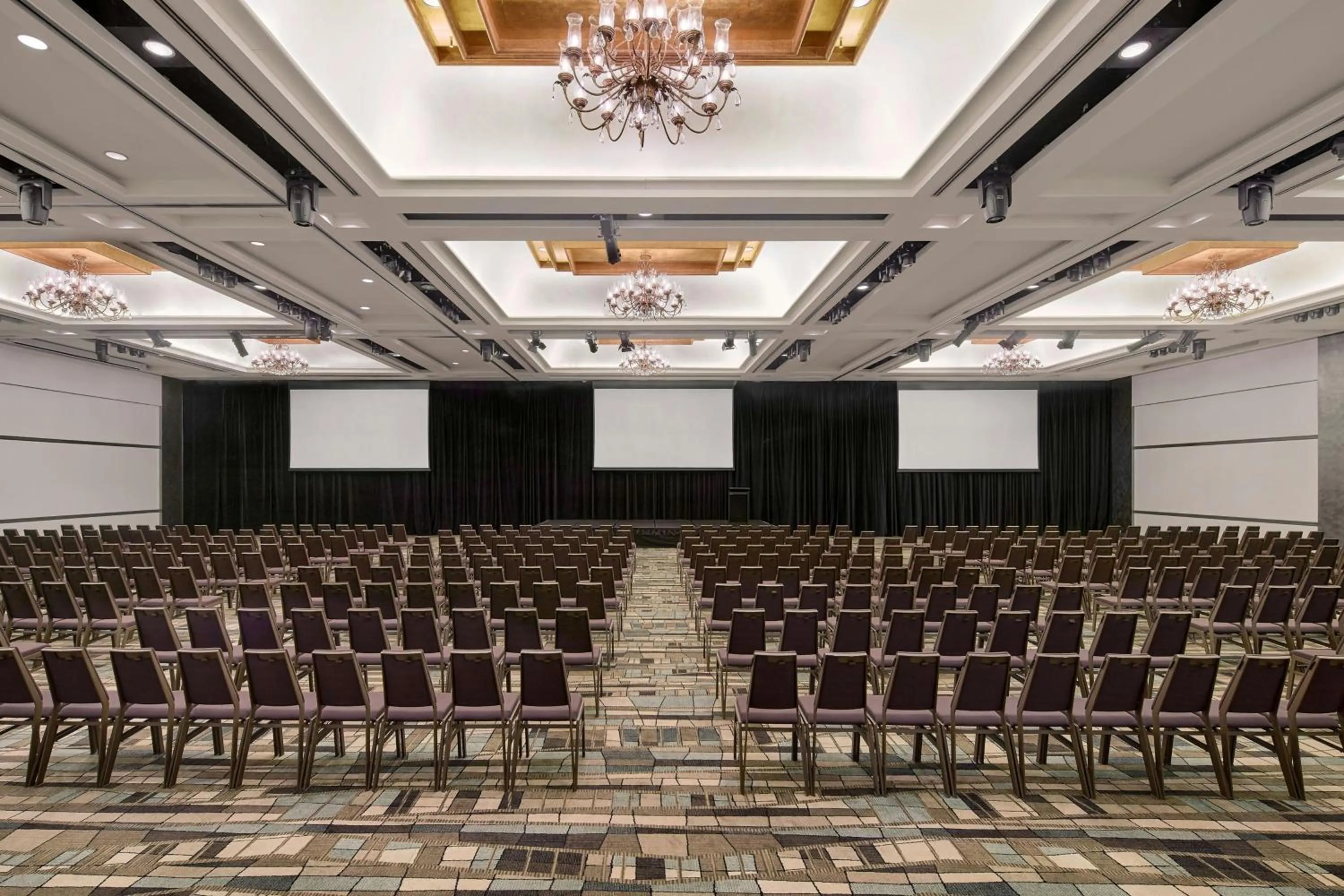 Entertainment in Sheraton Grand Mirage Resort Gold Coast