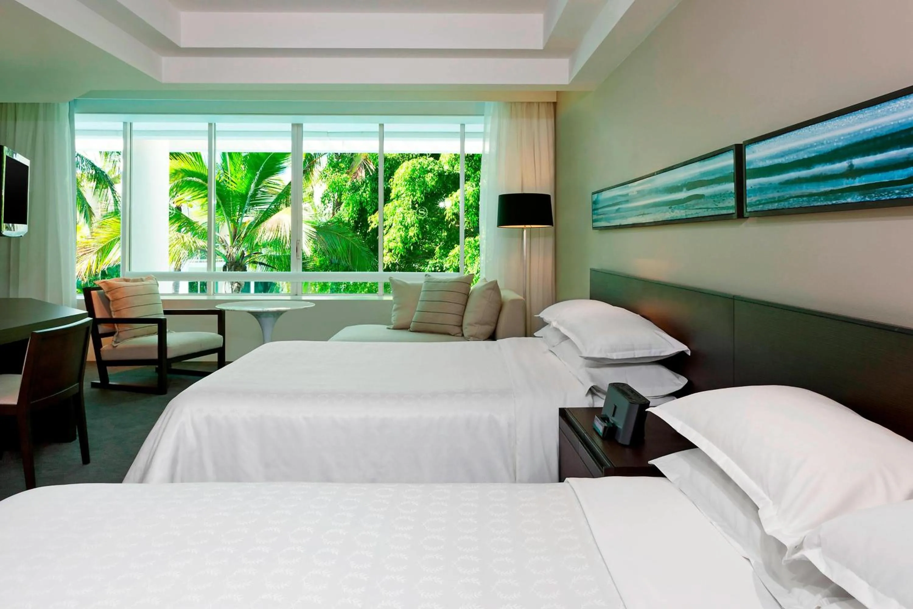 Photo of the whole room, Bed in Sheraton Grand Mirage Resort Gold Coast