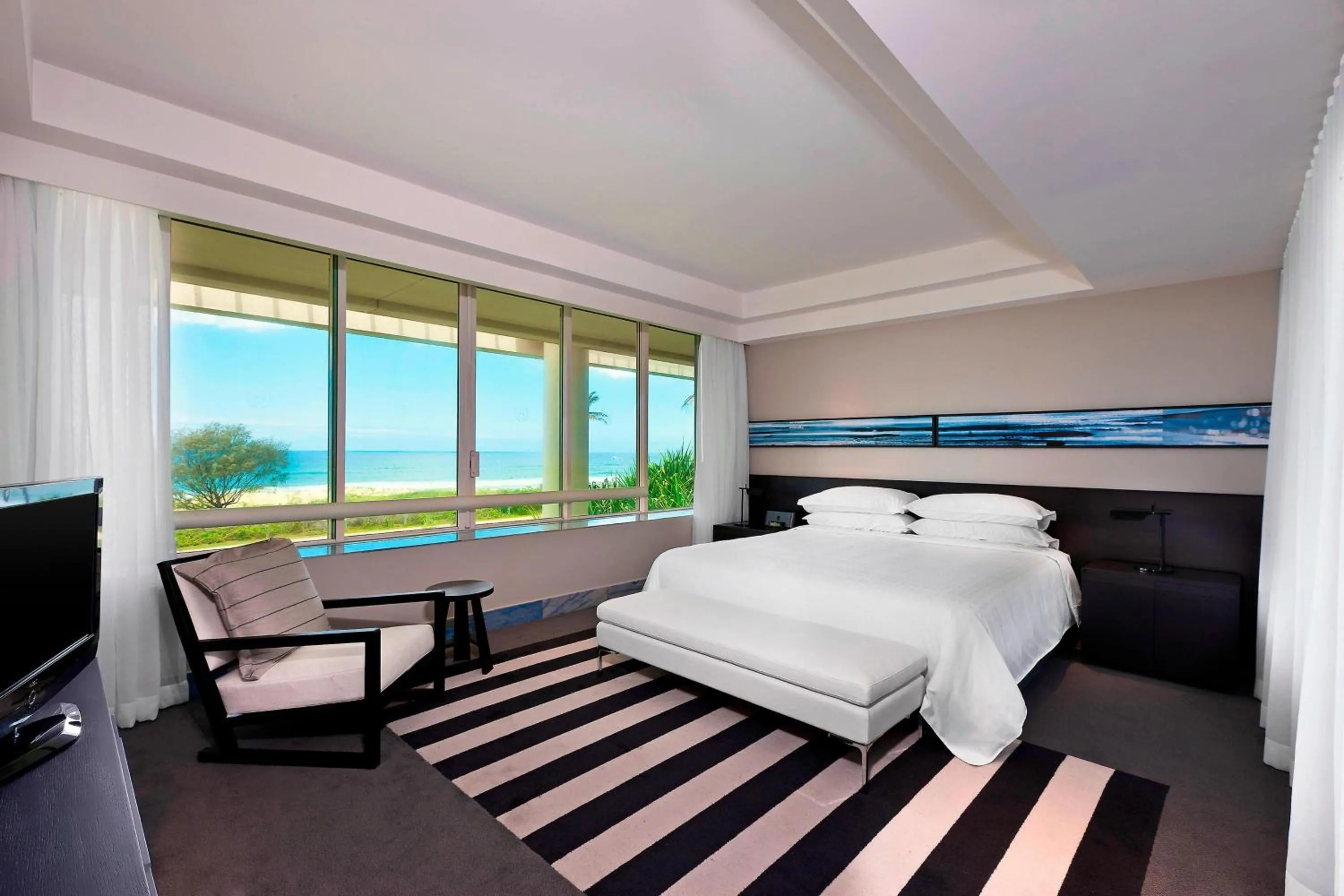 Photo of the whole room, Bed in Sheraton Grand Mirage Resort Gold Coast