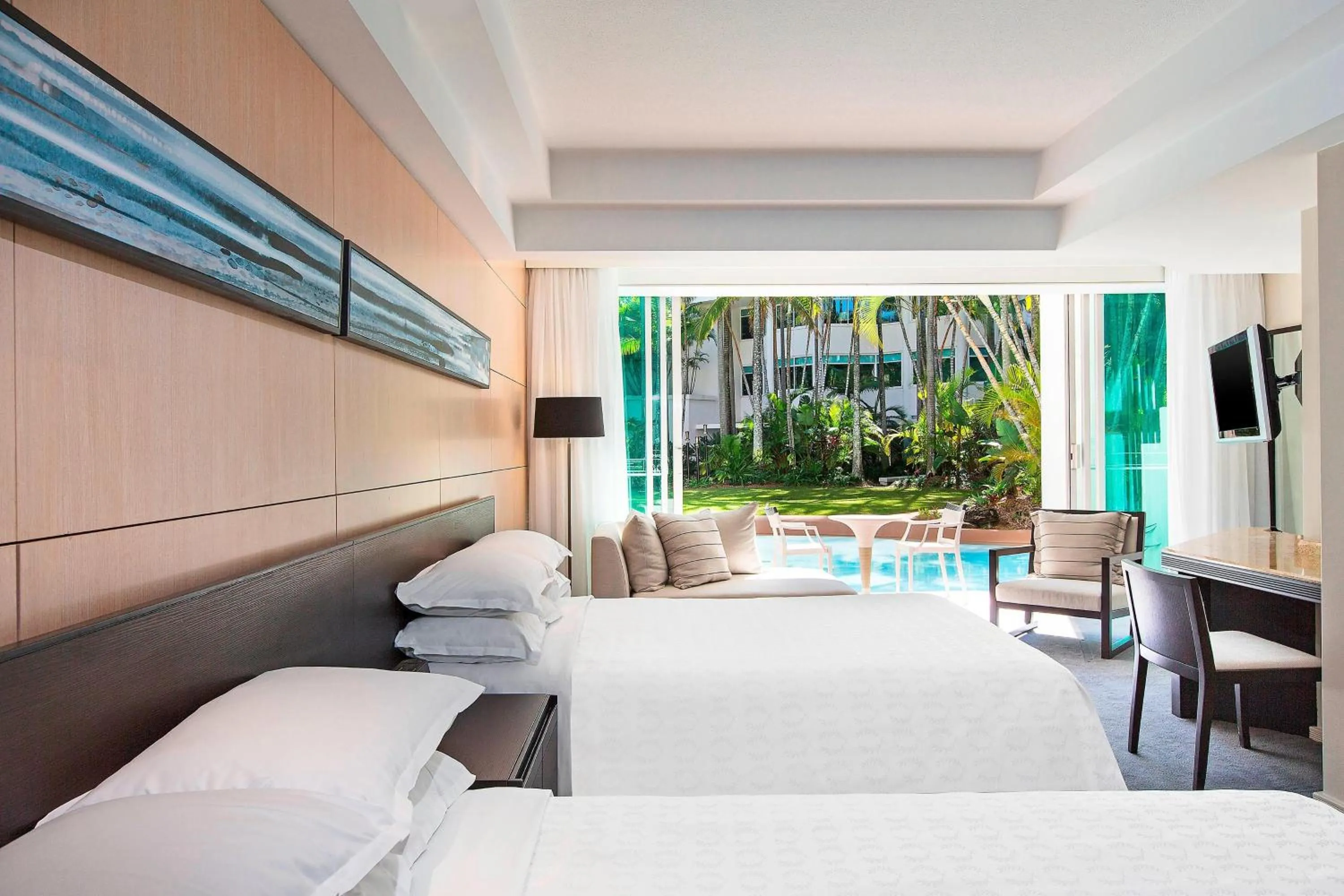 Photo of the whole room, Bed in Sheraton Grand Mirage Resort Gold Coast