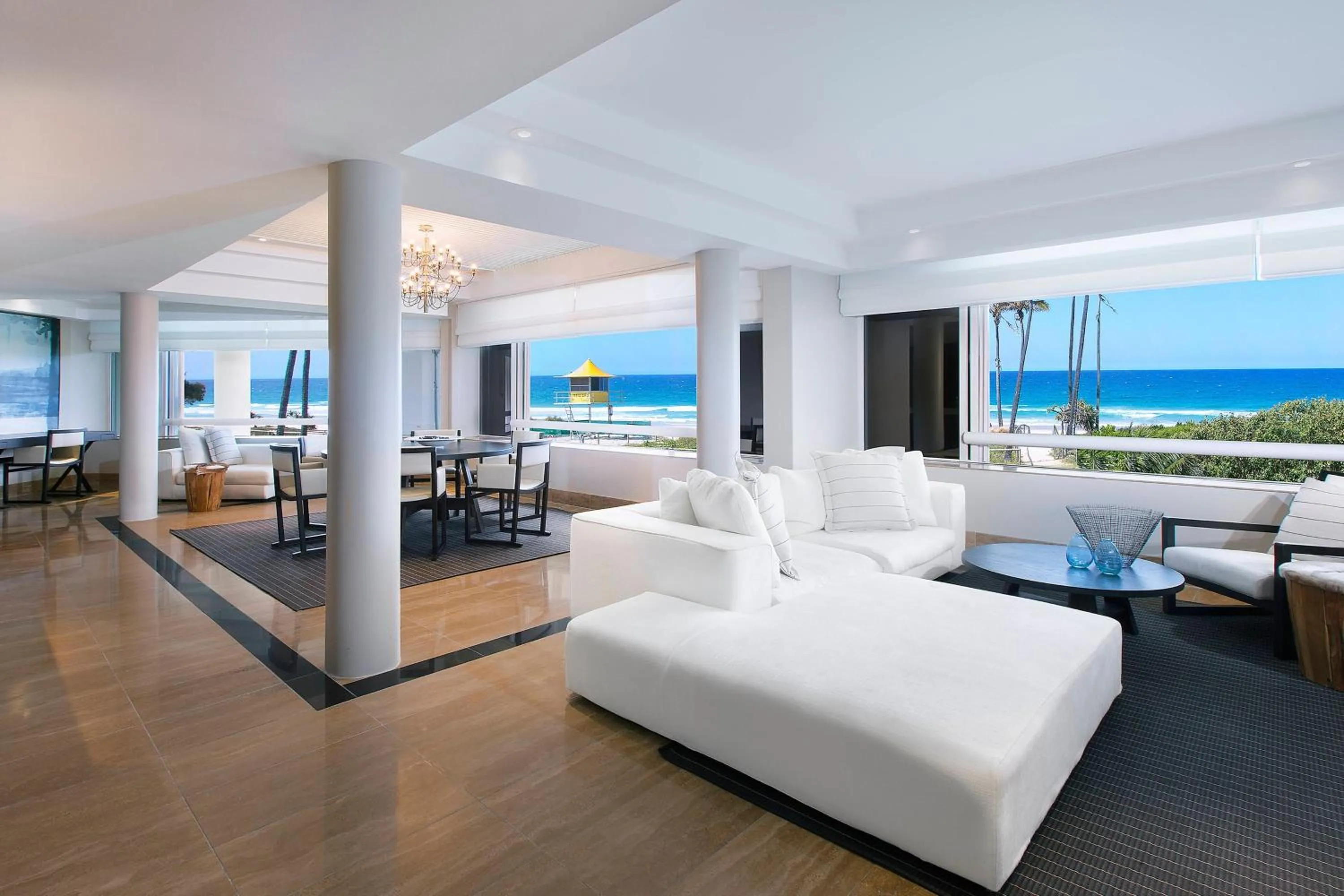 Living room, Bed in Sheraton Grand Mirage Resort Gold Coast