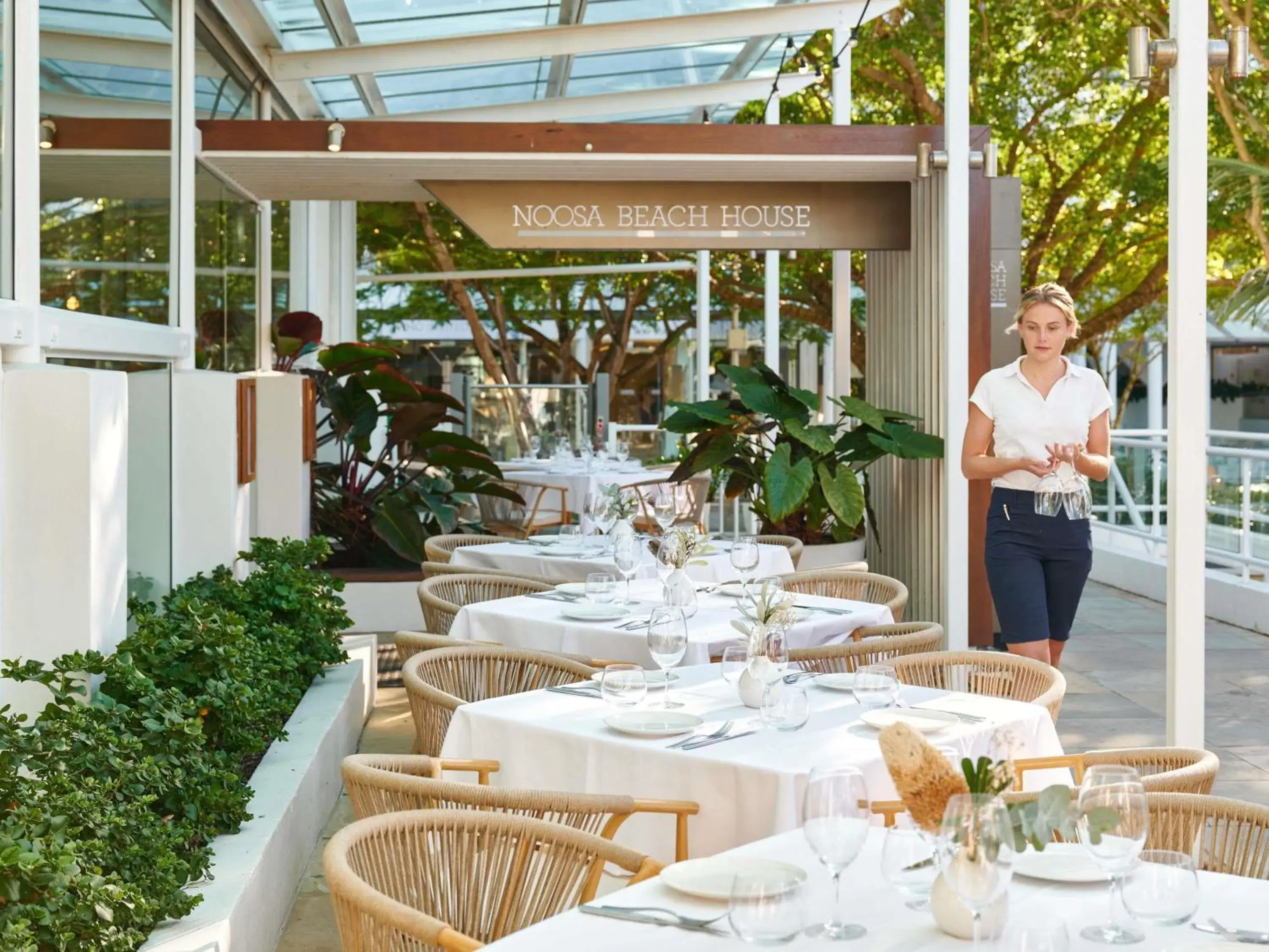 Restaurant/places to eat in Sofitel Noosa Pacific Resort Restaurant/places to eat in Sofitel Noosa Pacific Resort