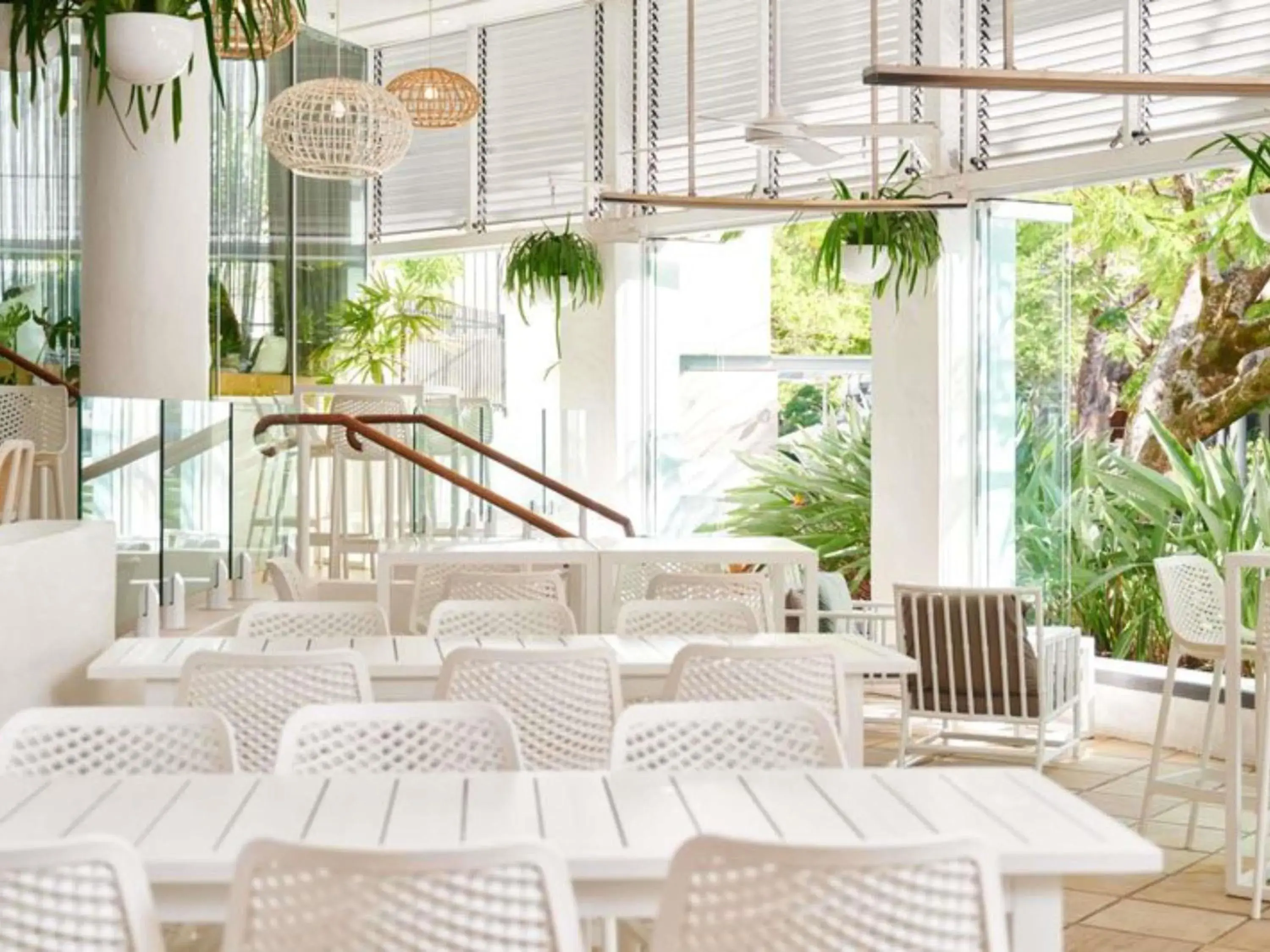 Lounge or bar in Sofitel Noosa Pacific Resort Lounge or bar in Sofitel Noosa Pacific Resort