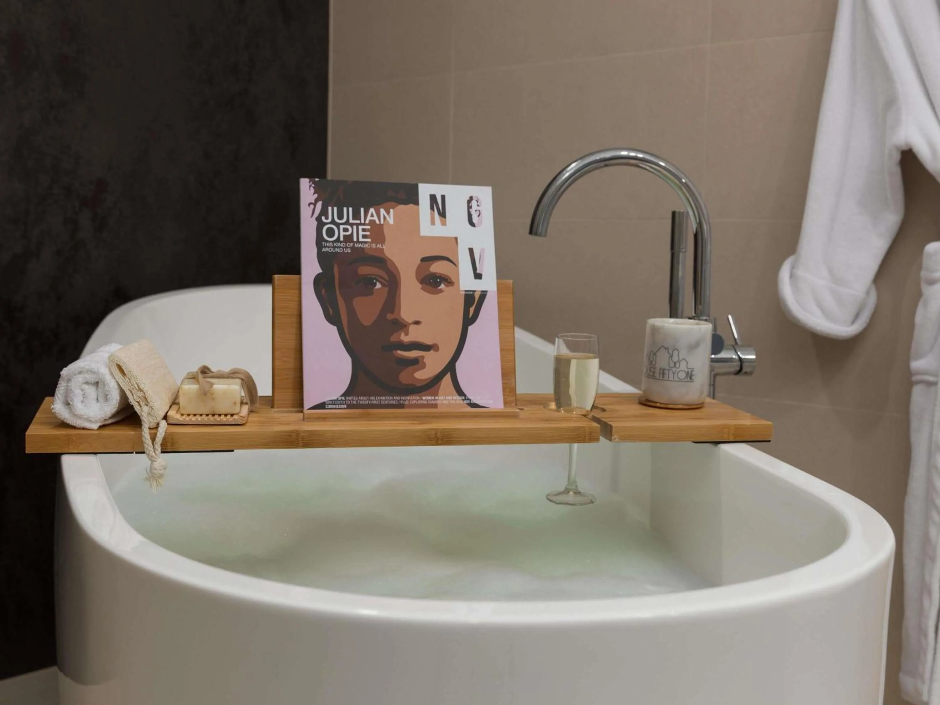 Bedroom in Novotel Geelong