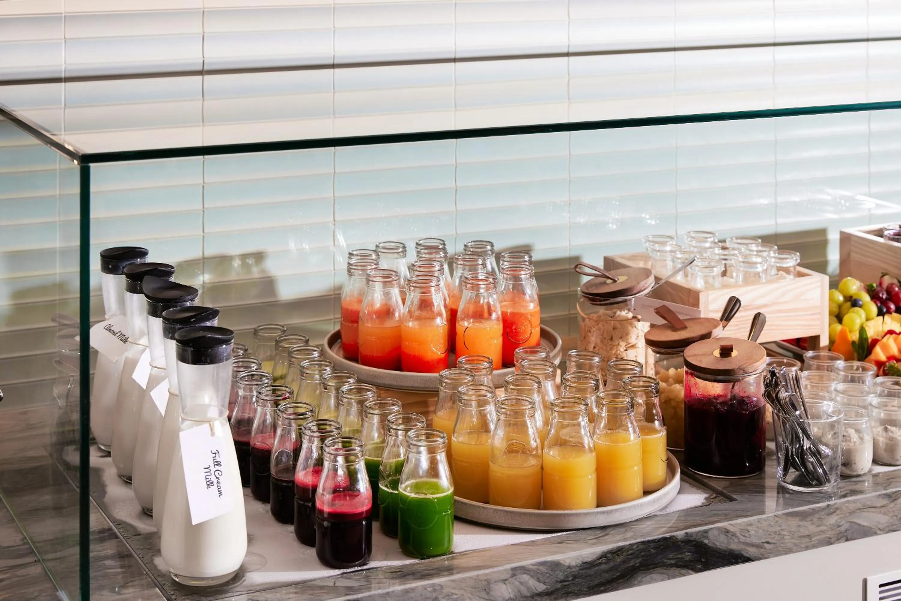 Restaurant/places to eat in Novotel Geelong