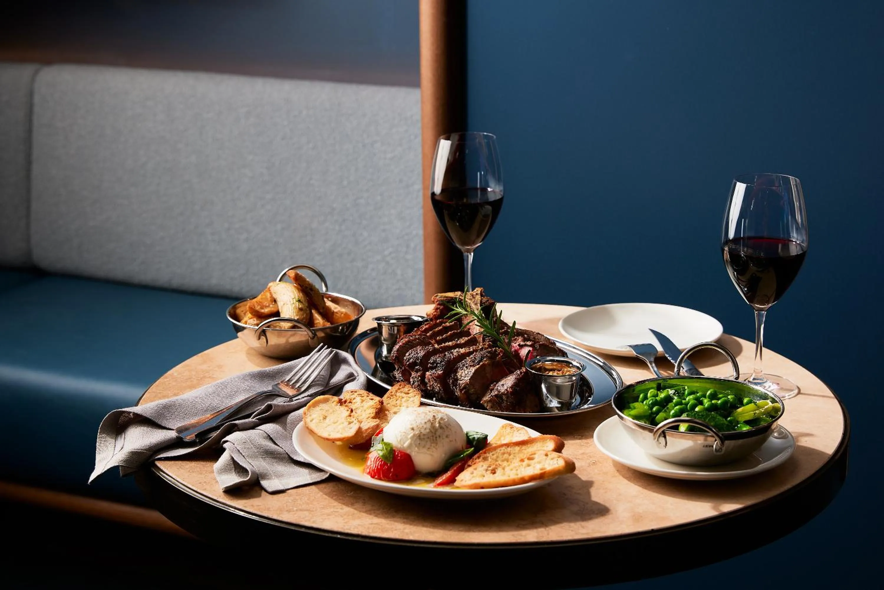 Restaurant/places to eat in Novotel Geelong