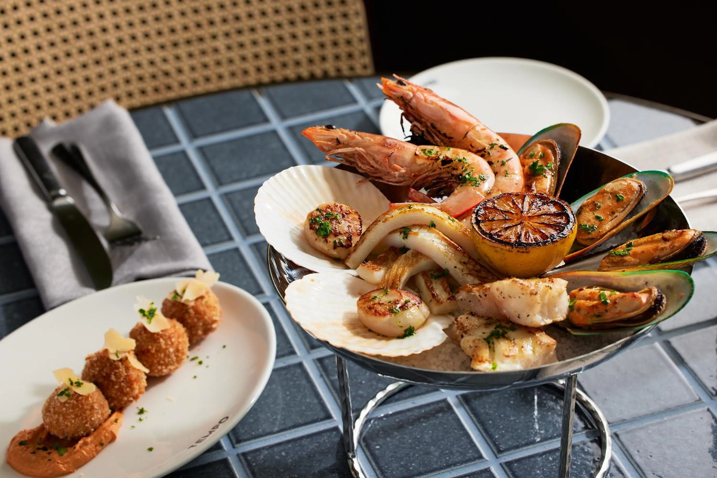 Restaurant/places to eat in Novotel Geelong