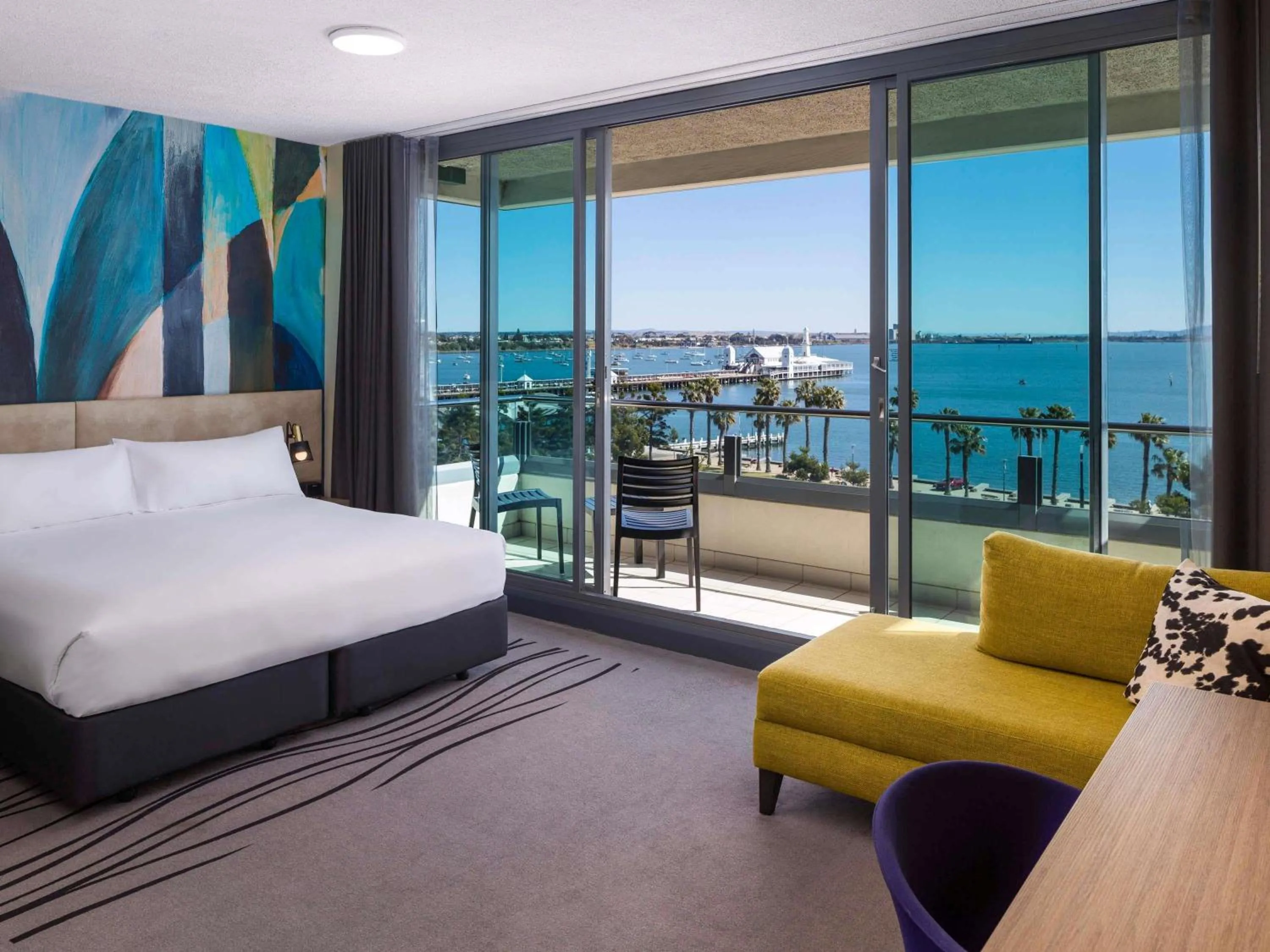 Bedroom, Bed in Novotel Geelong
