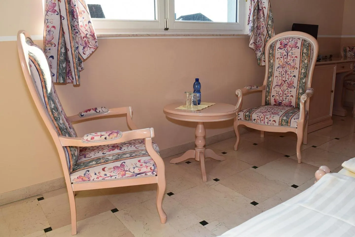 Seating area in Gästehaus Barese