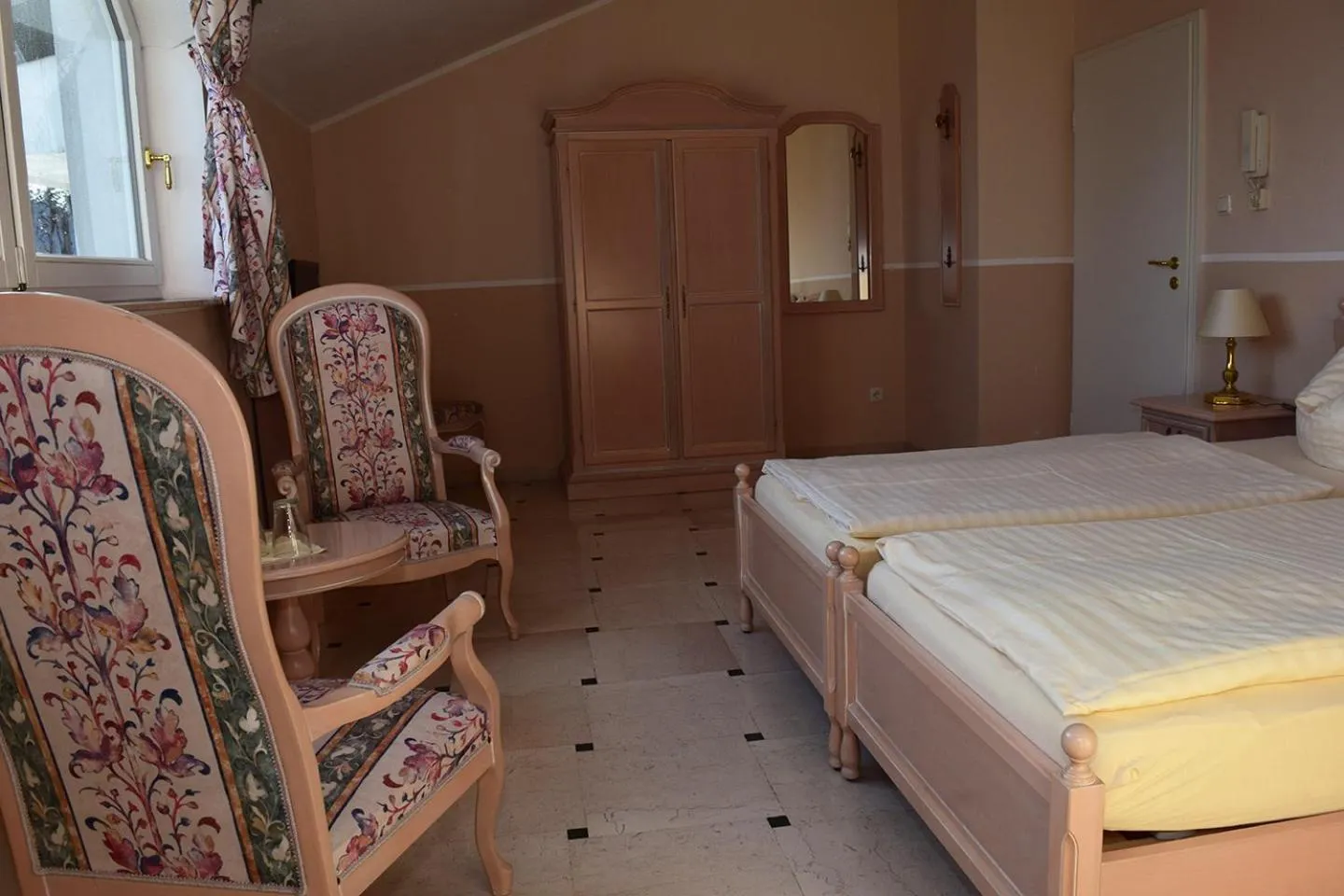 Photo of the whole room, Bed in Gästehaus Barese