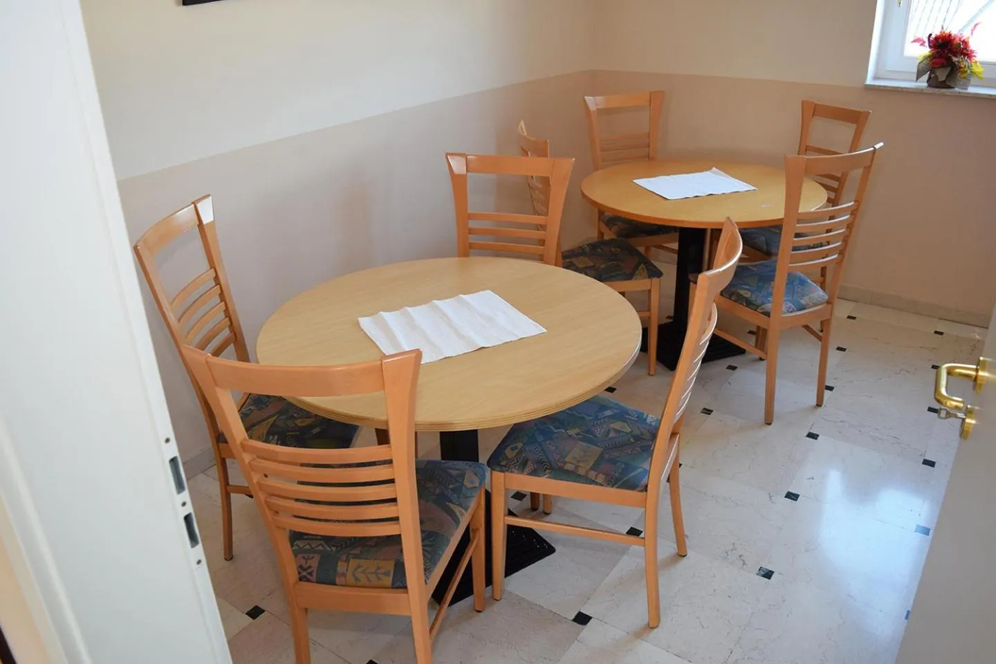 Dining area in Gästehaus Barese