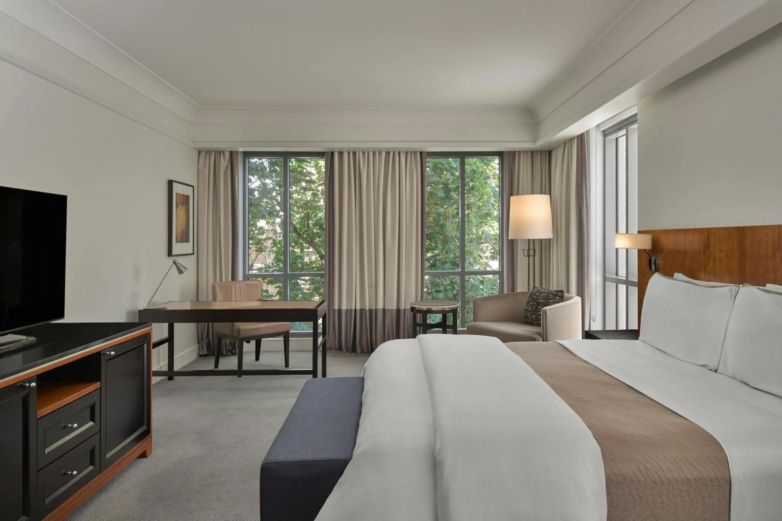 Photo of the whole room, Bed in The Westin Melbourne