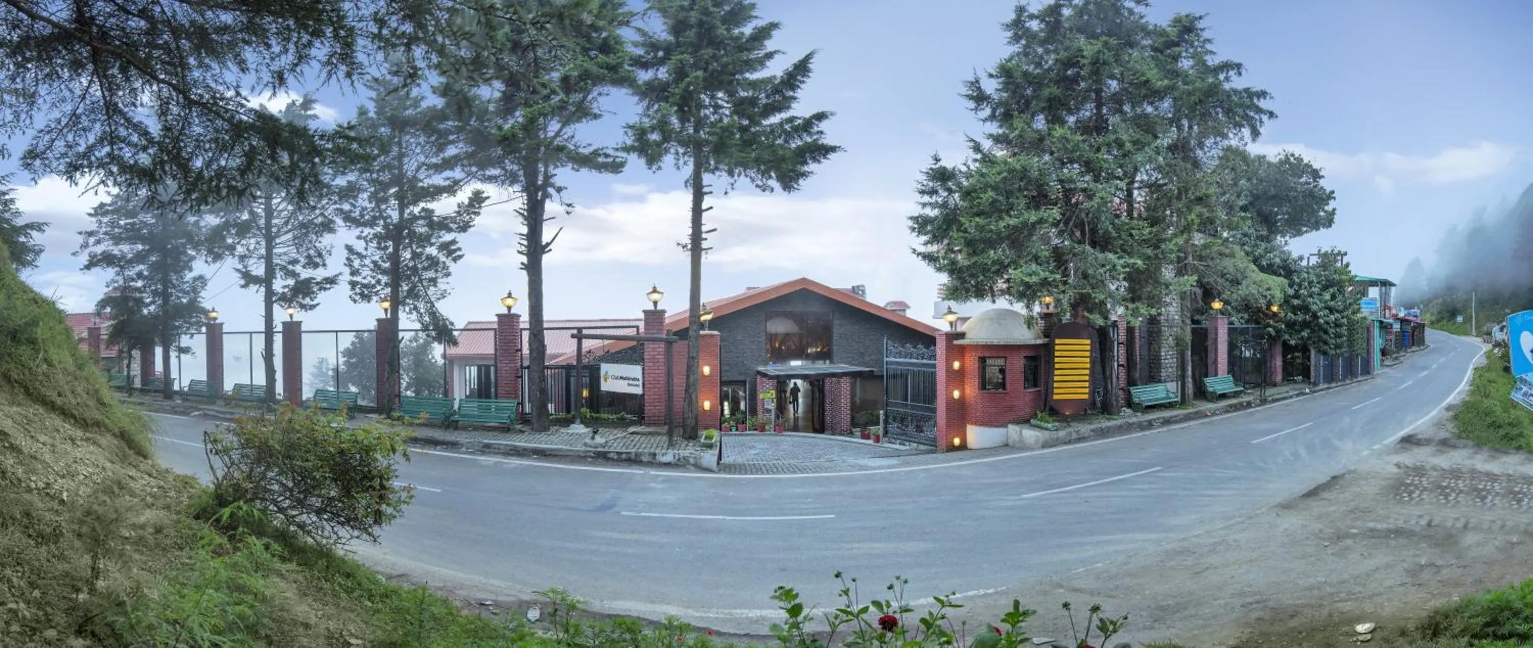 Facade/entrance in Club Mahindra Kanatal