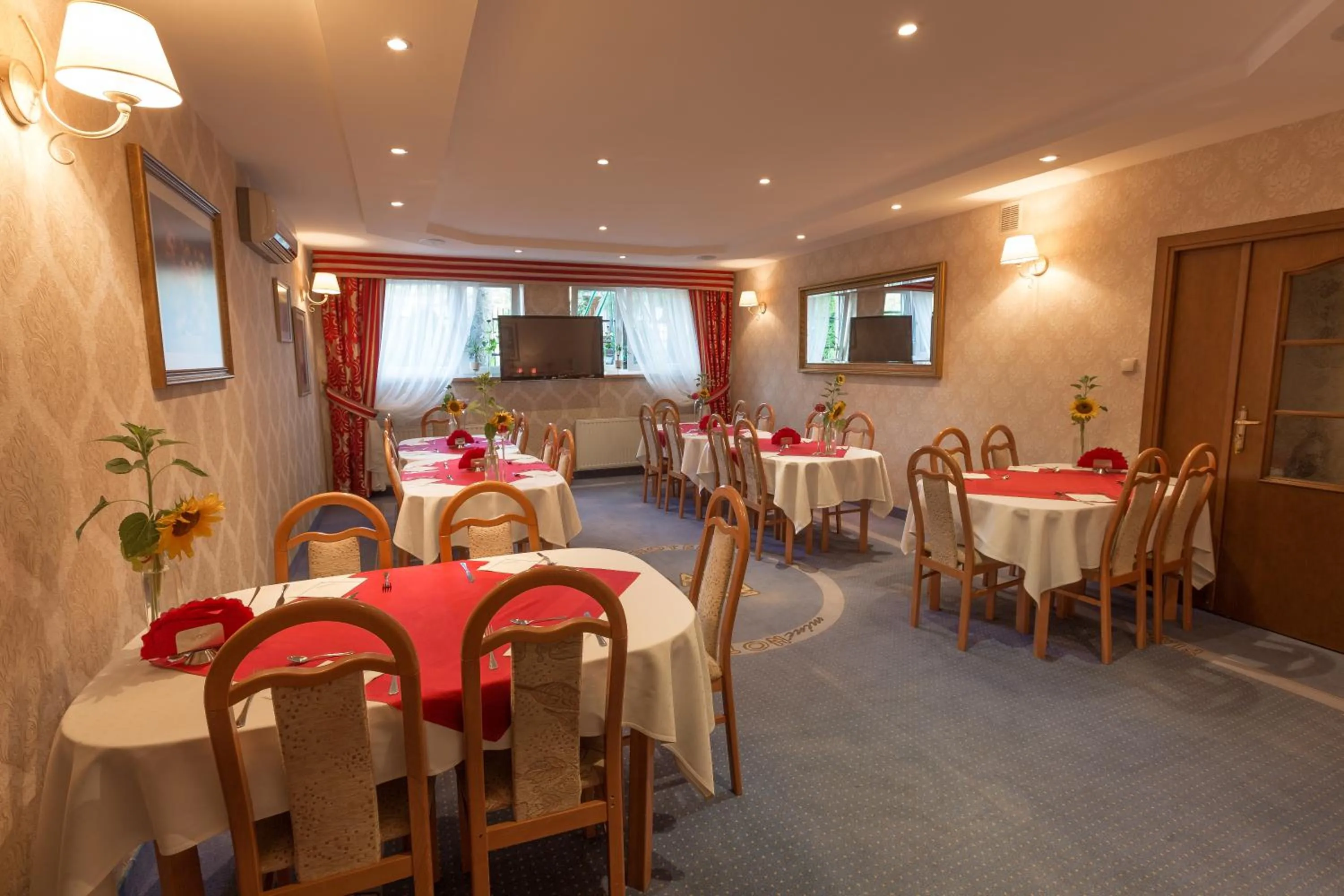 Restaurant/places to eat in Ośrodek FIAN Zakopane - noclegi i konferencje w centrum