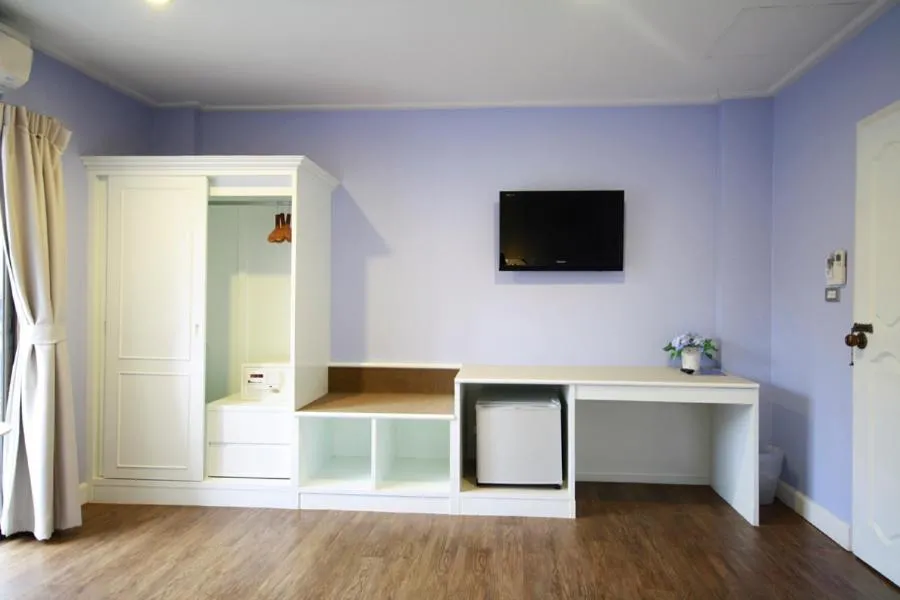 Bedroom in Hotel Alley