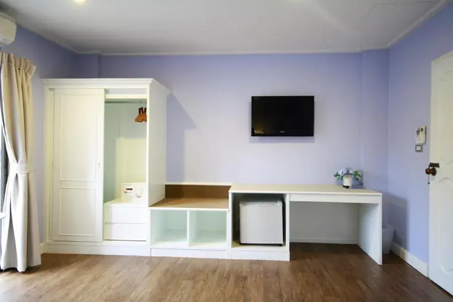 Bedroom in Hotel Alley Bedroom in Hotel Alley